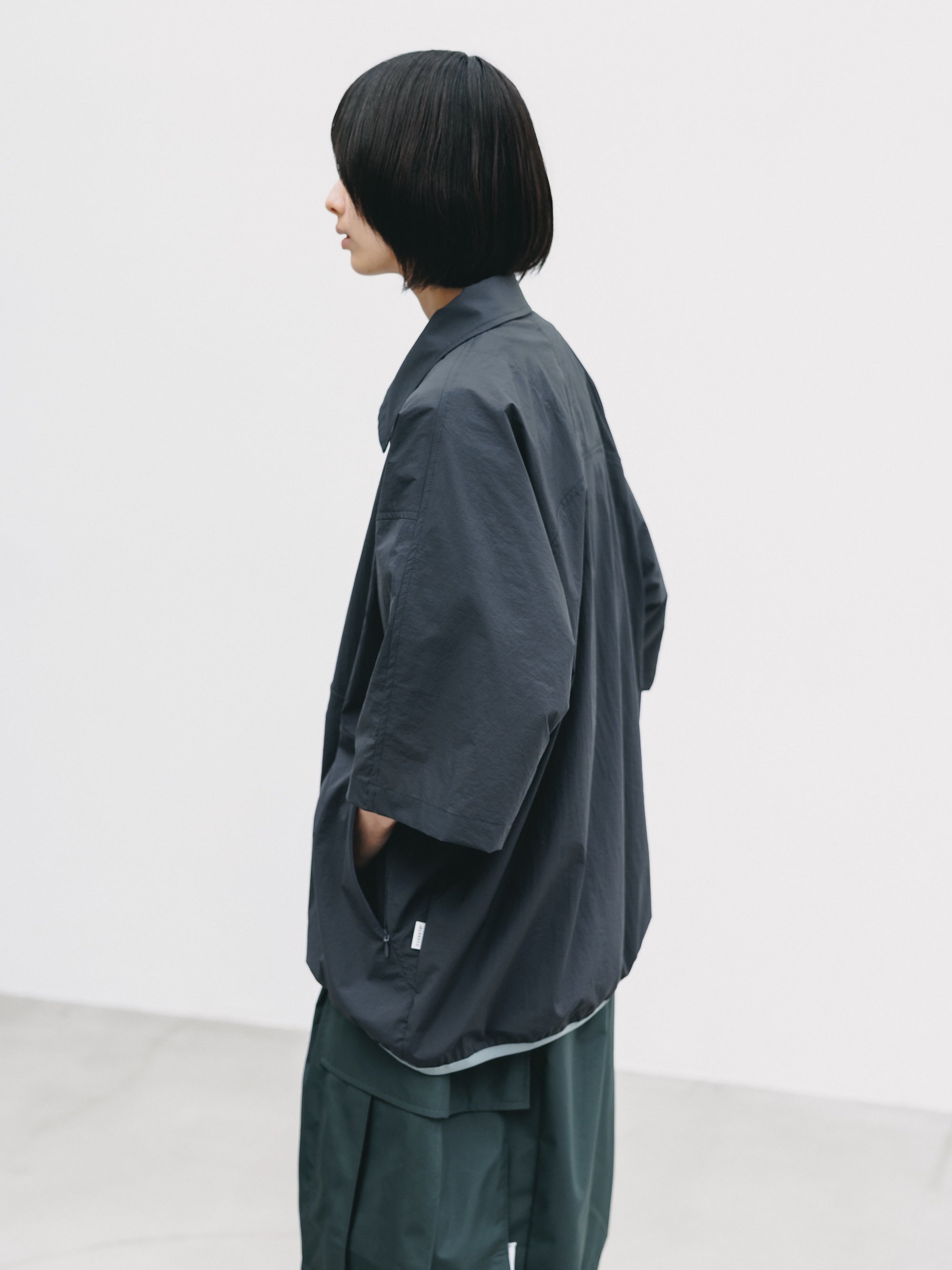 6.20 SAT 20:00- IN STOCK】HALF ZIP TRAIL S/S SHIRT (BLACK)
