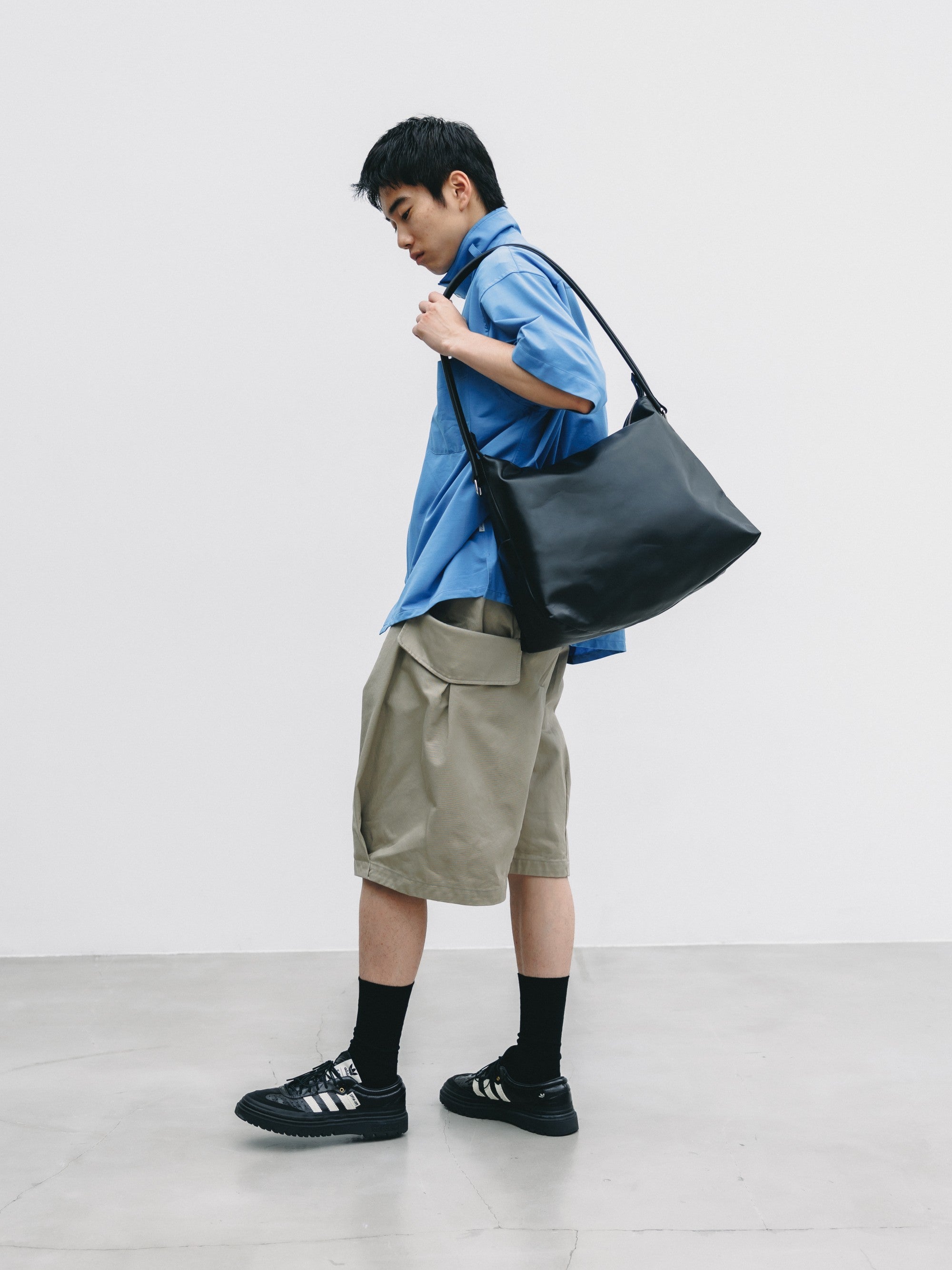 【7.4 SAT 20:00- IN STOCK】LEATHER NOMAD BAG