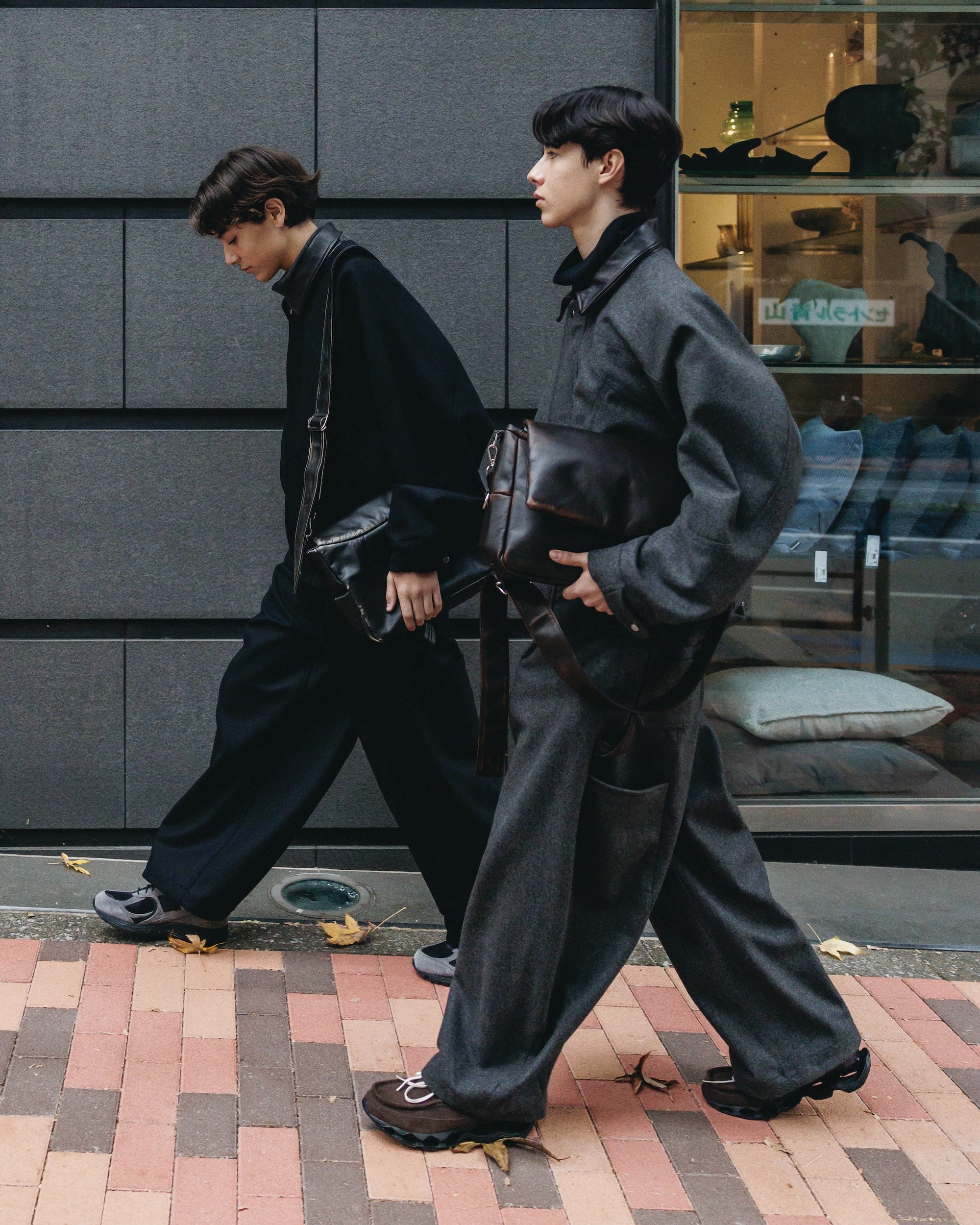 【5월 말 전달 예정】MASSIVE PANTS