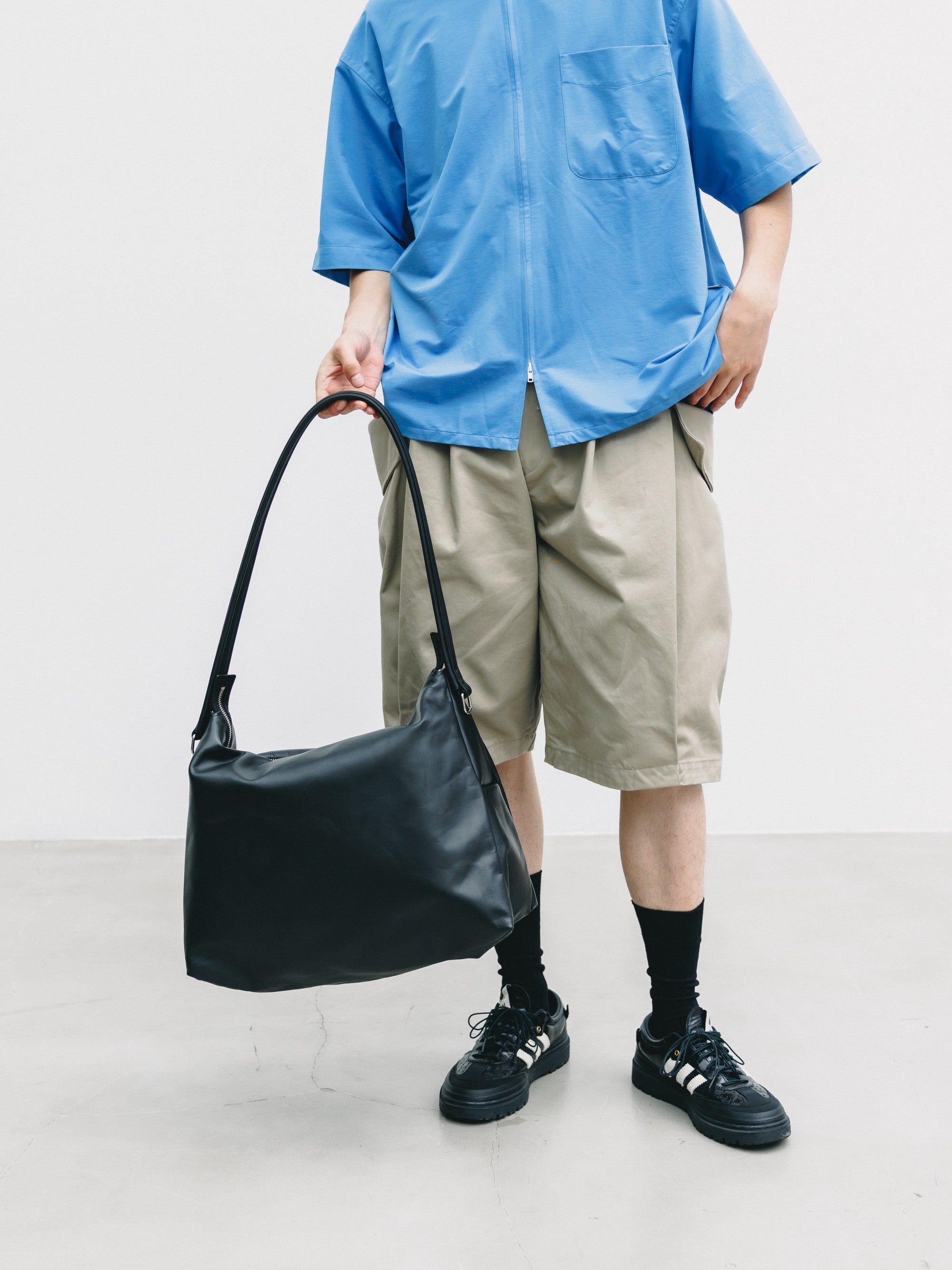 【7.4 SAT 20:00- IN STOCK】LEATHER NOMAD BAG