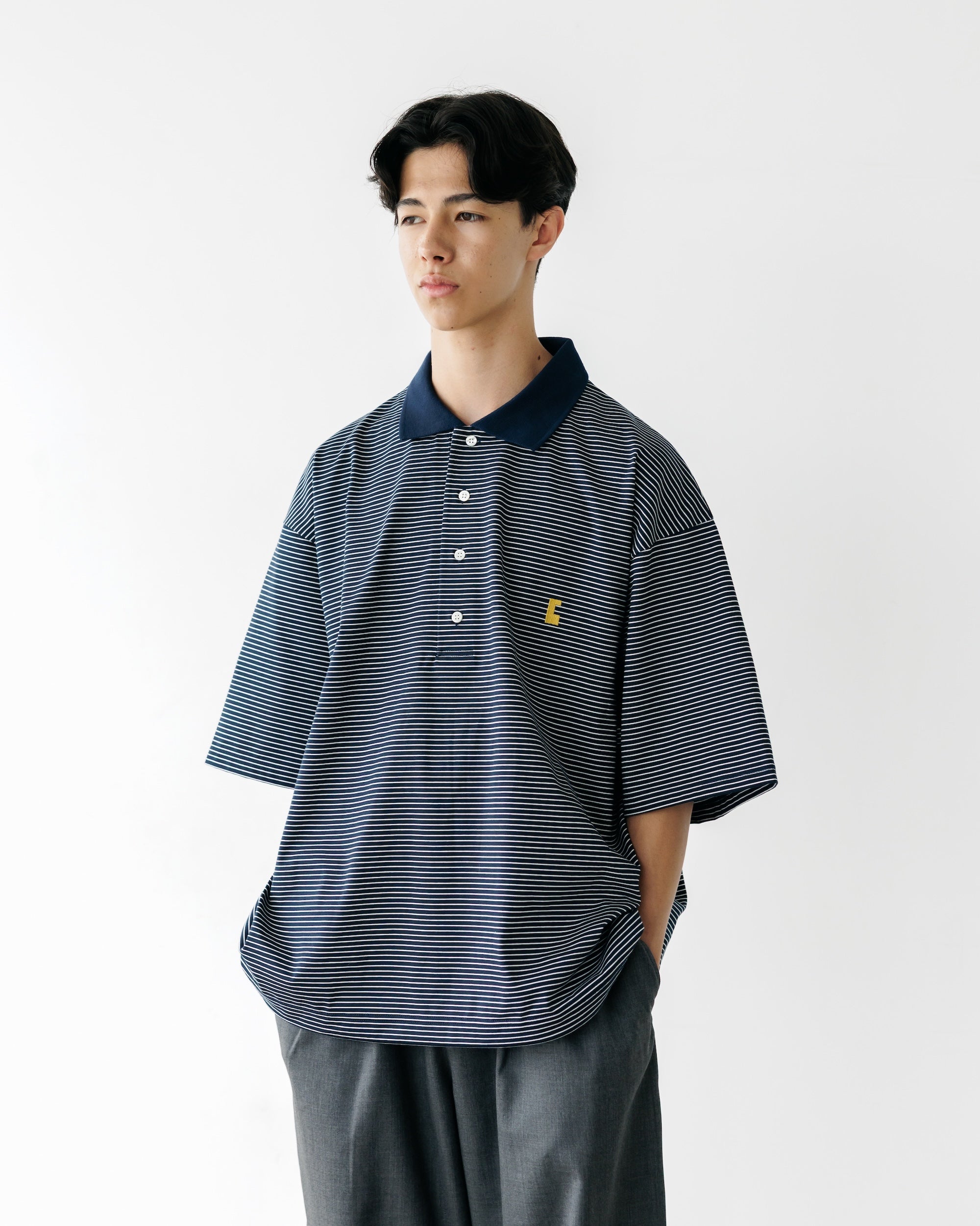 EMBROIDERY LOGO STRIPED S/S POLO WITH DRAWSTRINGS (NAVY×WHITE)
