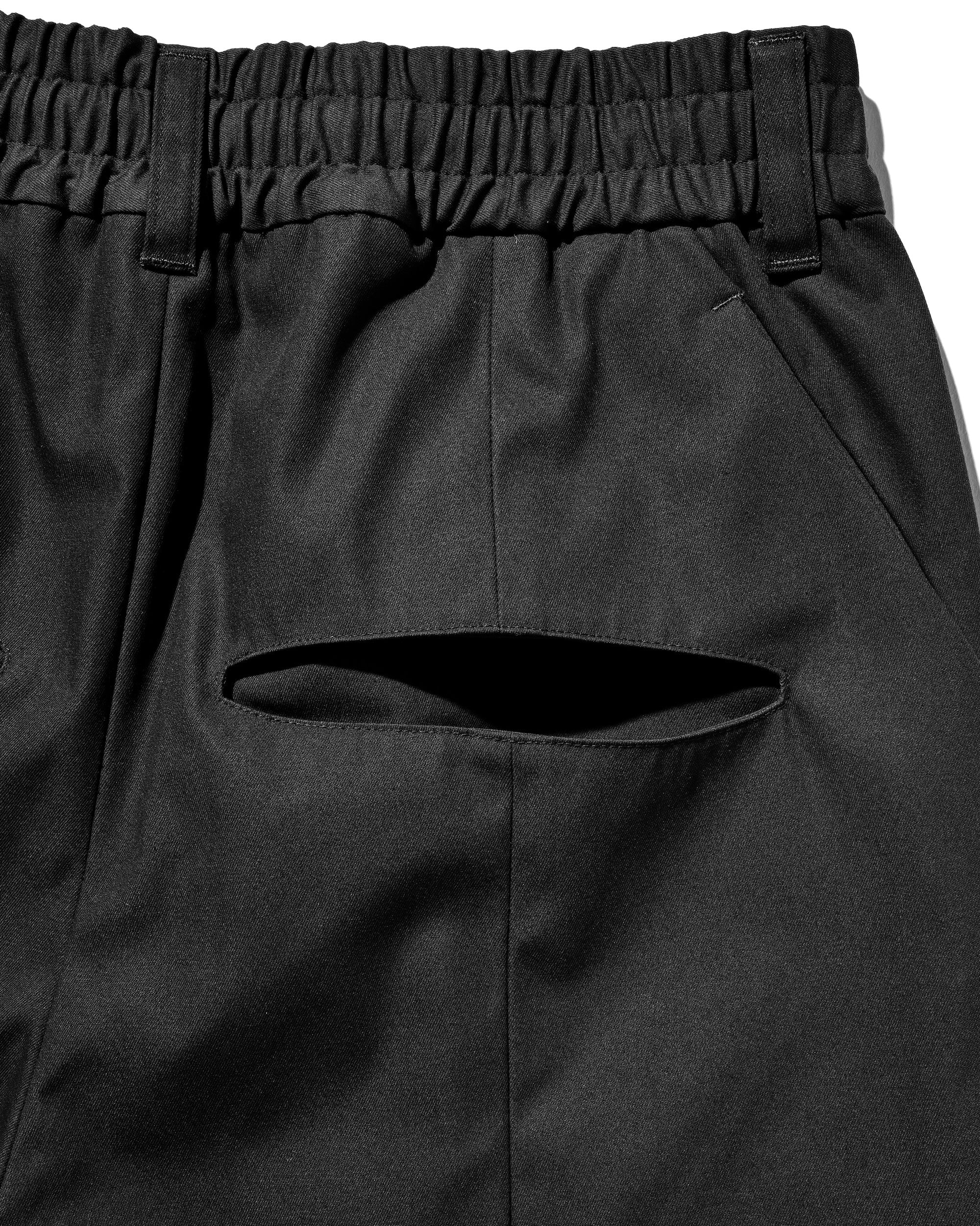 【8.23 SAT 20:00- IN STOCK】FUTURE MASSIVE TWISTED HALF PANTS (BLACK)