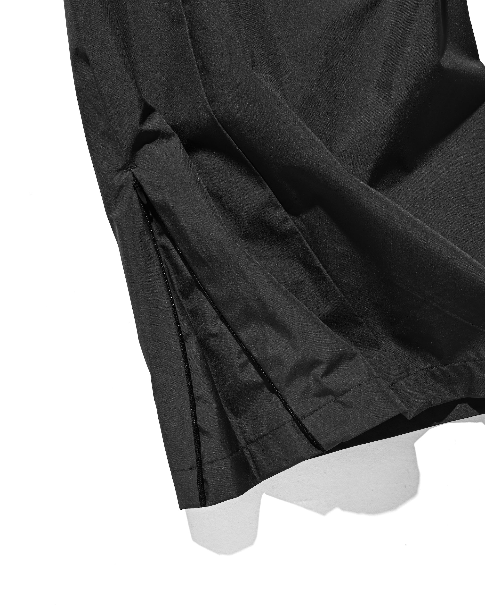 【10.29 WED 20:00- IN STOCK】+phenix WINDSTOPPER® by GORE-TEX LABS TWILL CITY BARREL LEG PANTS (BLACK)