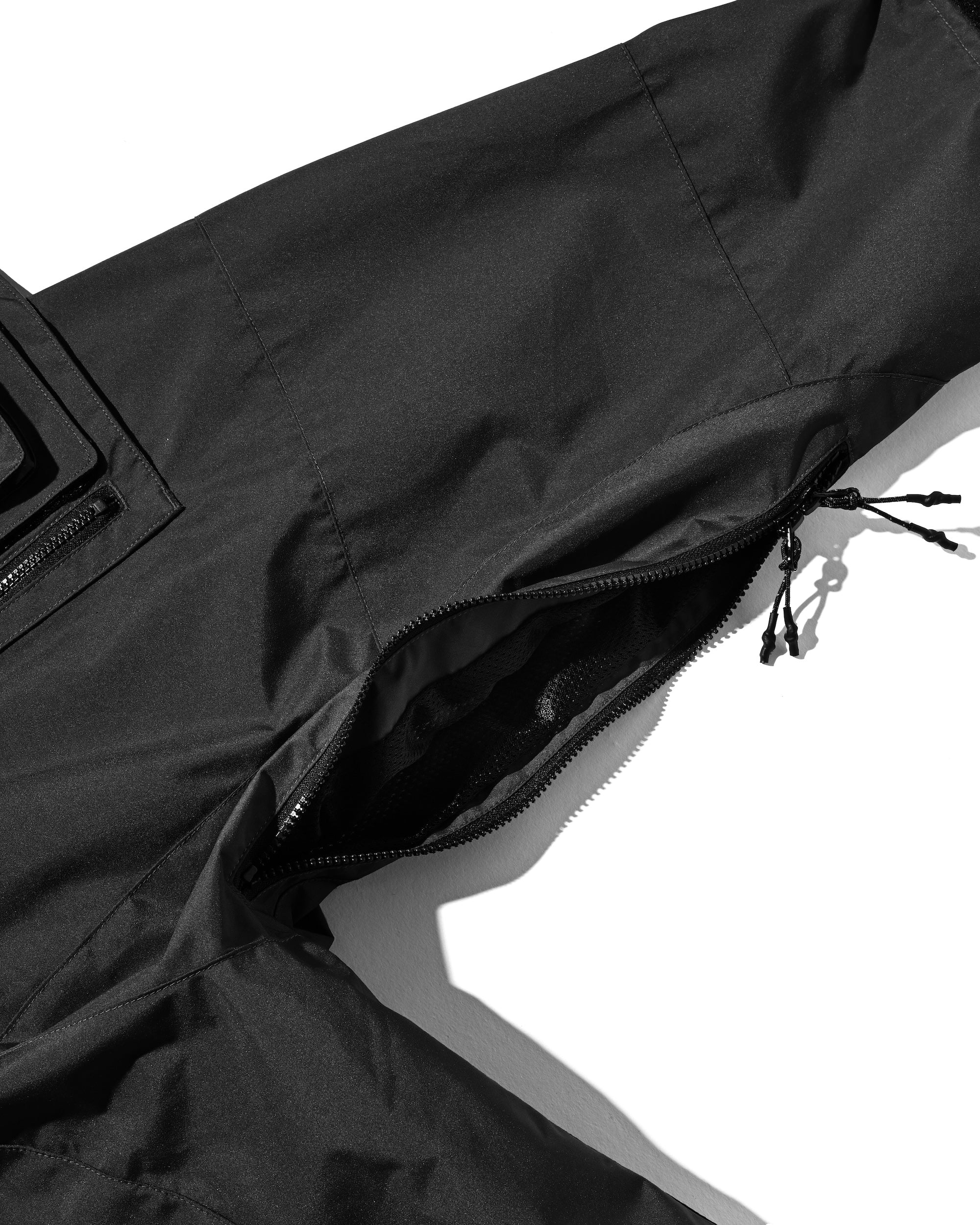 +phenix WINDSTOPPER® by GORE-TEX LABS CITY MILITARY JACKET (BLACK)
