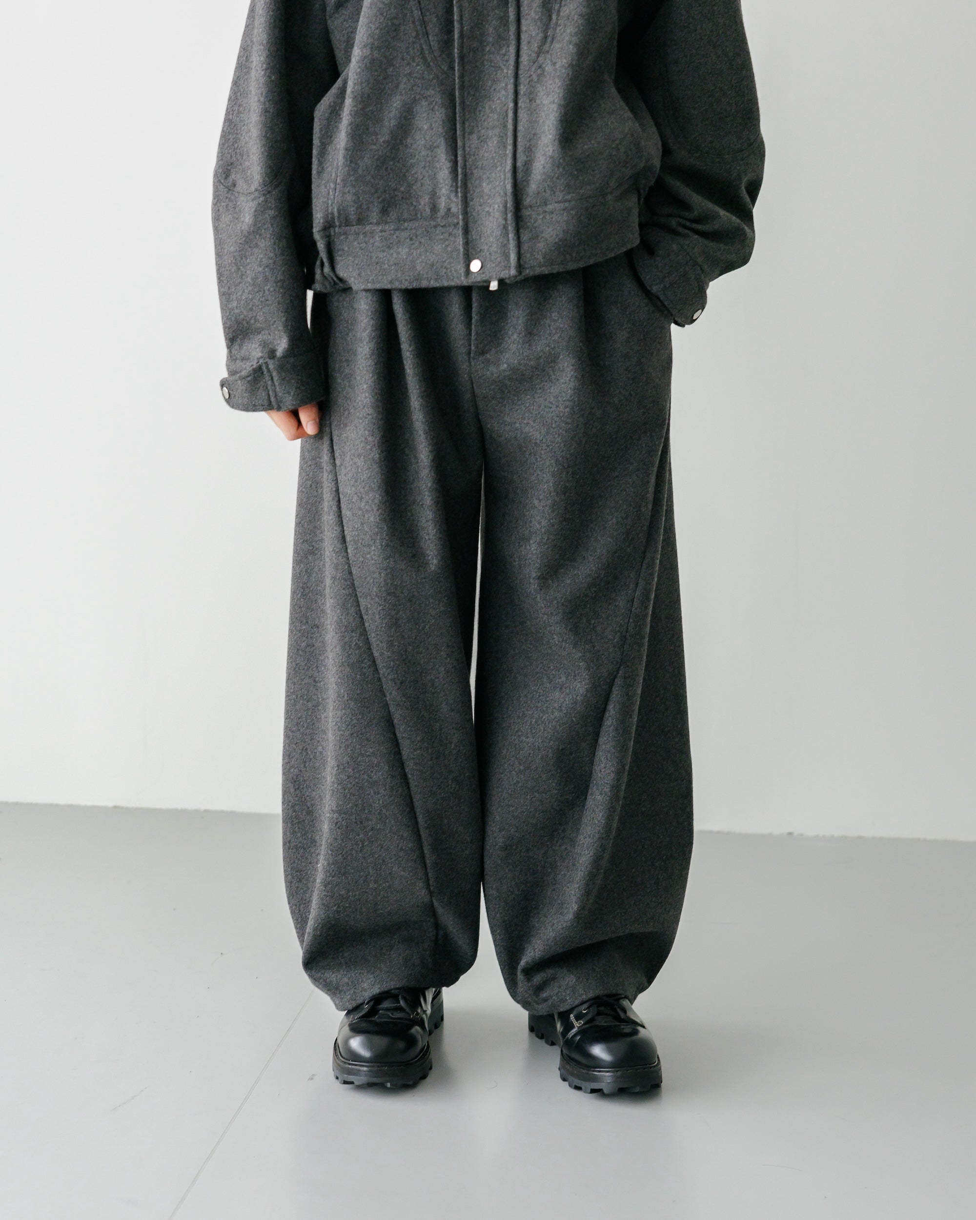 【12.18 WED 20:00- IN STOCK】WOOL MELTON MASSIVE TWISTED PANTS