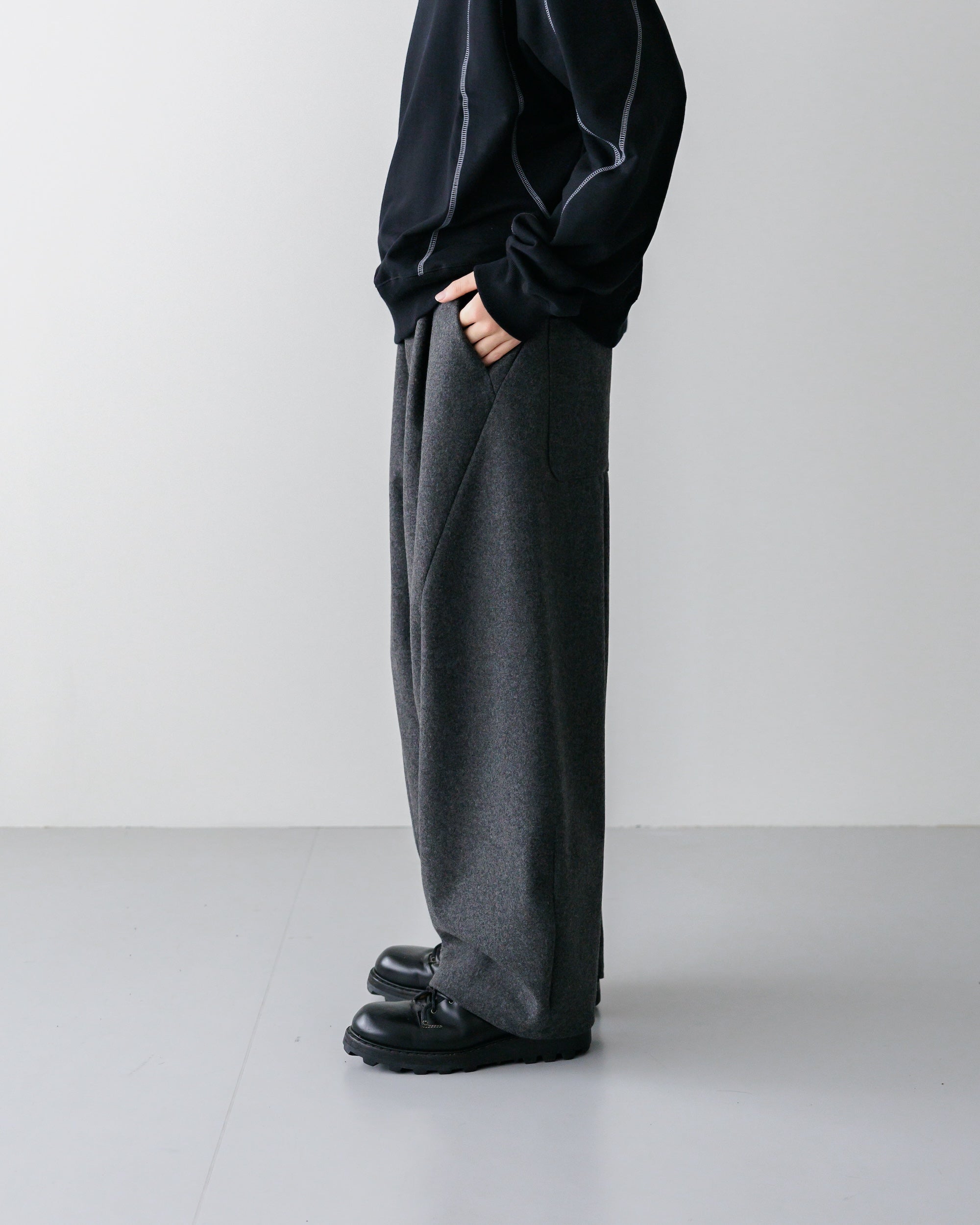 【12.18 WED 20:00- IN STOCK】WOOL MELTON MASSIVE TWISTED PANTS