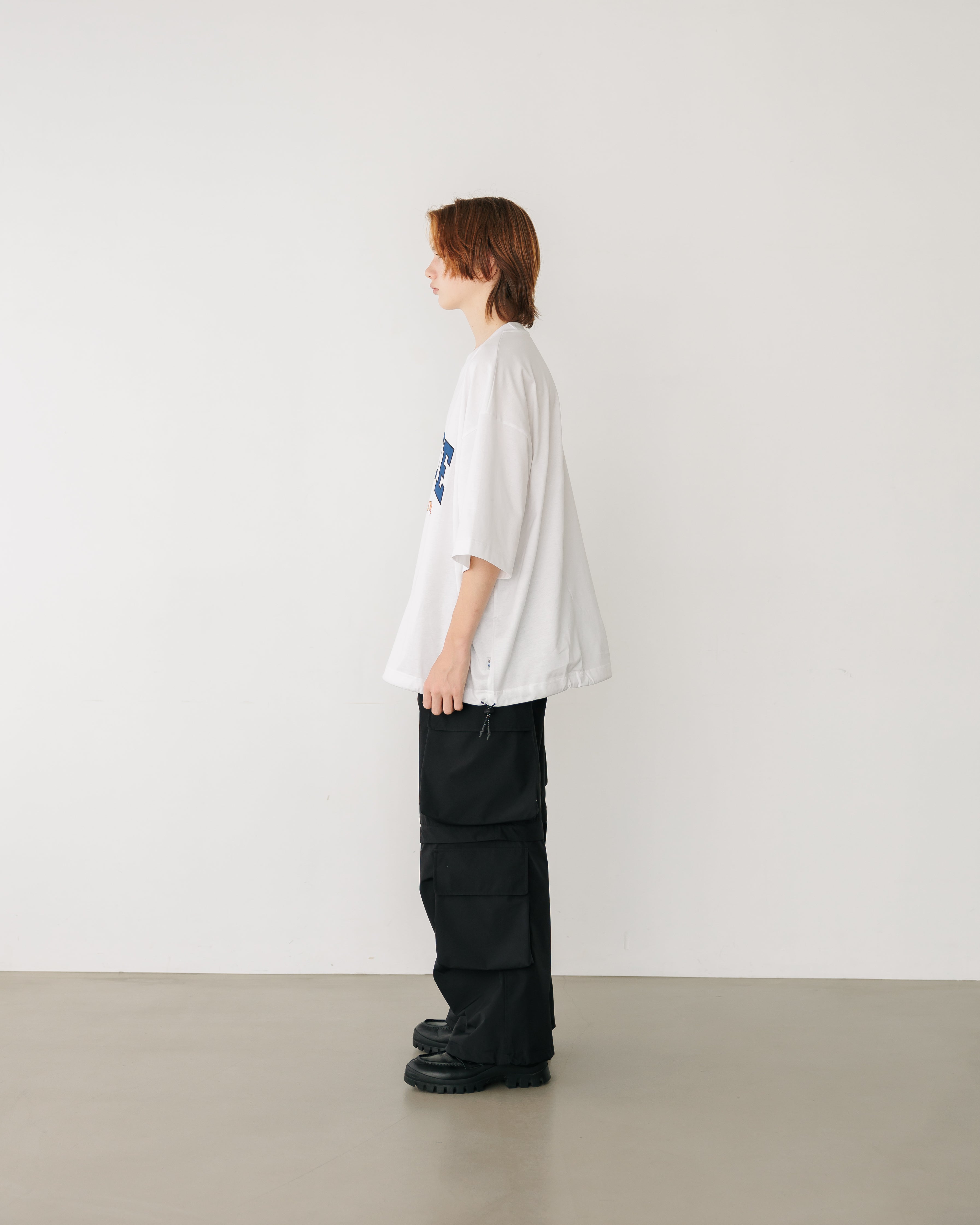 【7.17 WED 20:00- IN STOCK】“COLLEGE LOGO” MASSIVE T-SHIRT WITH DRAWSTRINGS.