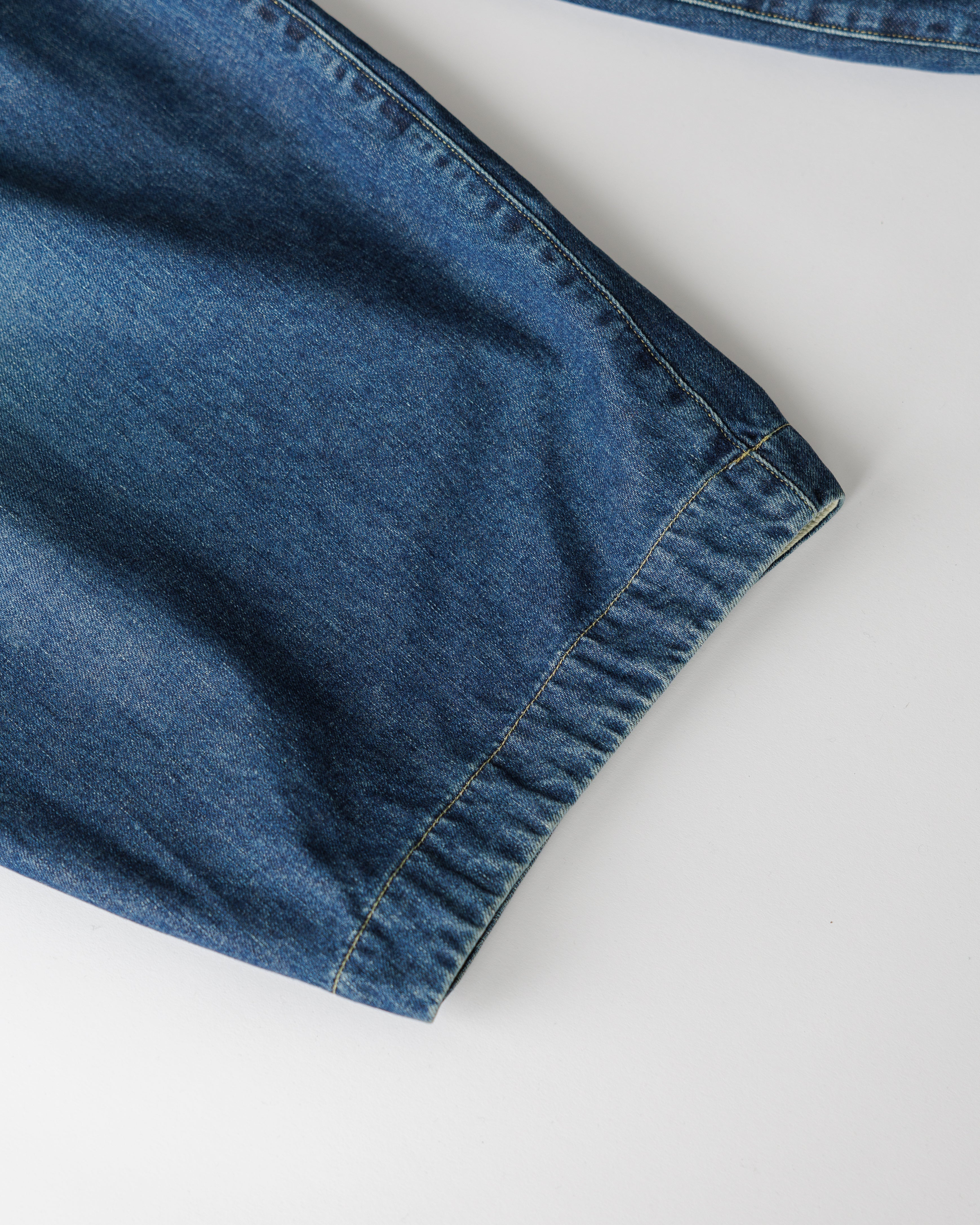 VINTAGE WASH SELVEDGE DENIM MASSIVE PANTS.