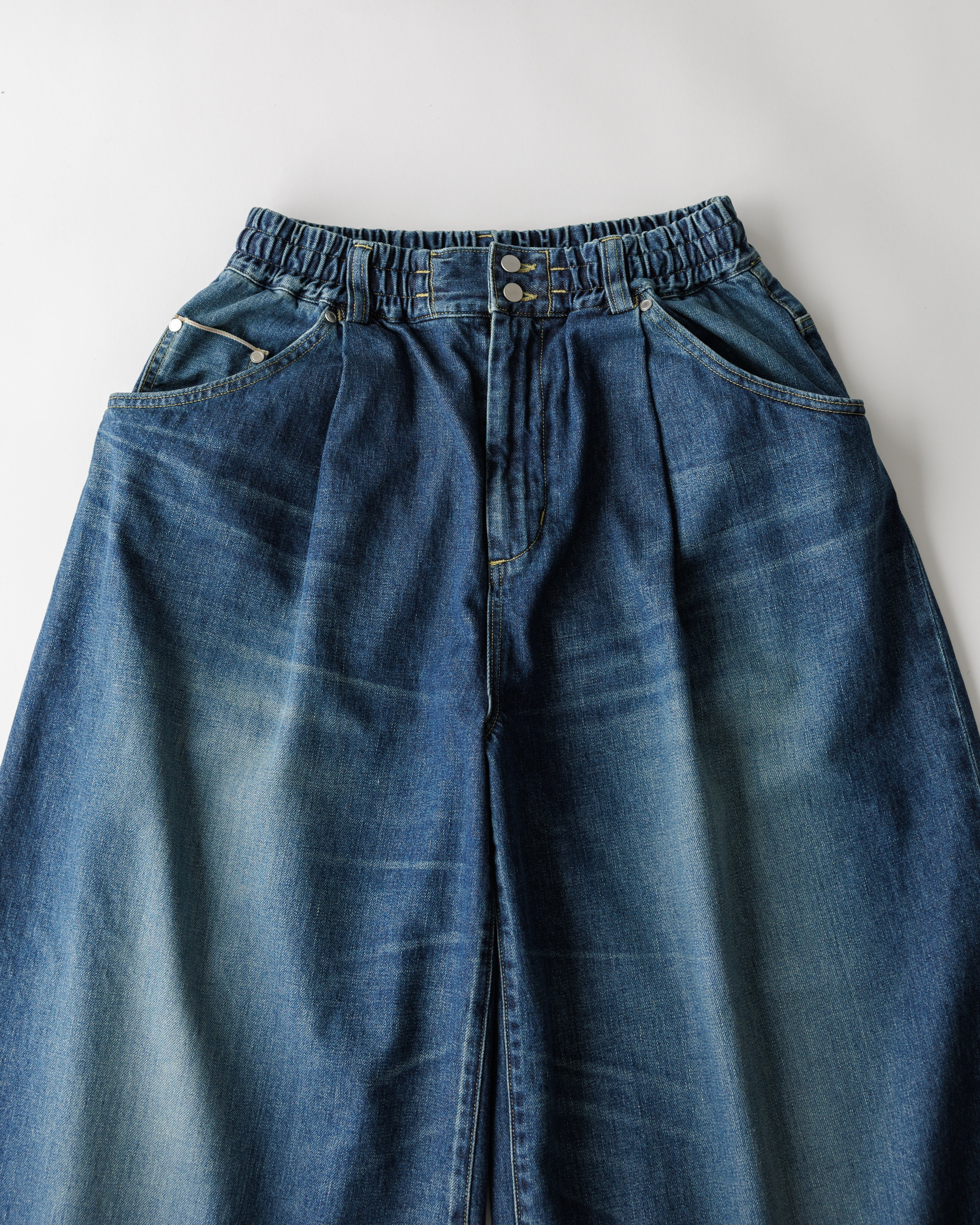 VINTAGE WASH SELVEDGE DENIM MASSIVE PANTS.