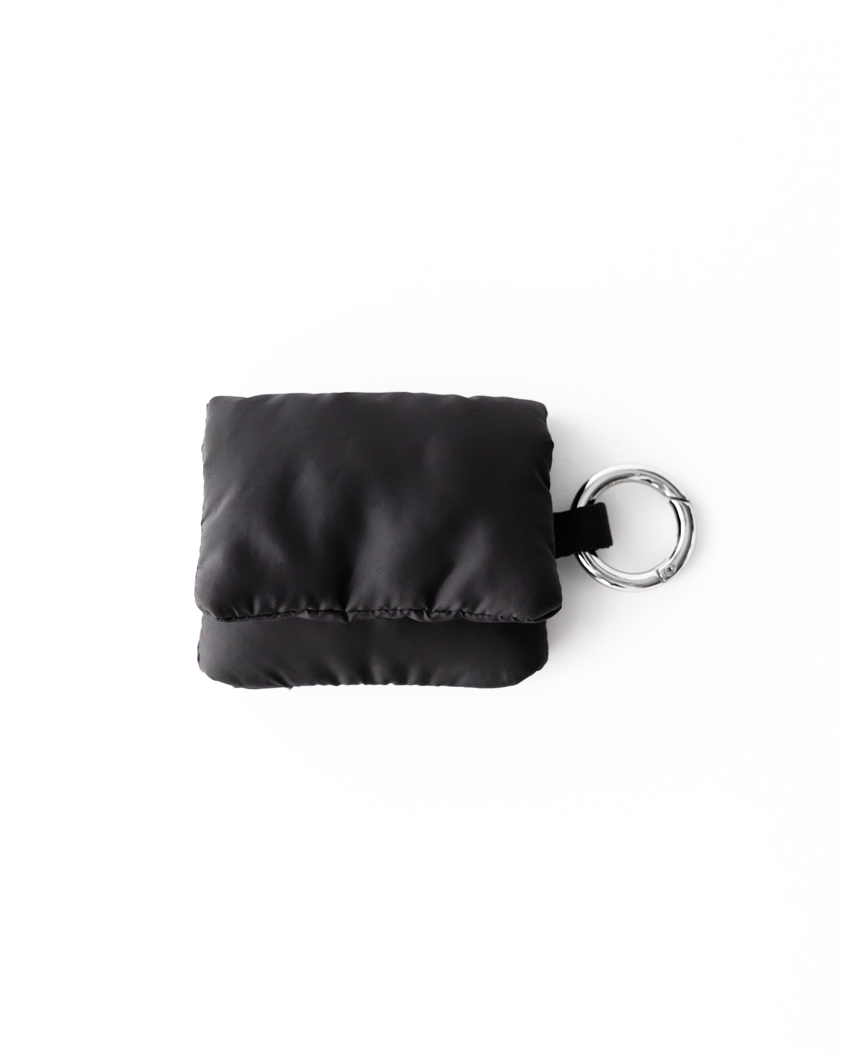 【8.7 WED 20:00- PRE ORDER】PADDED AIRPODS CASE(BLACK)..