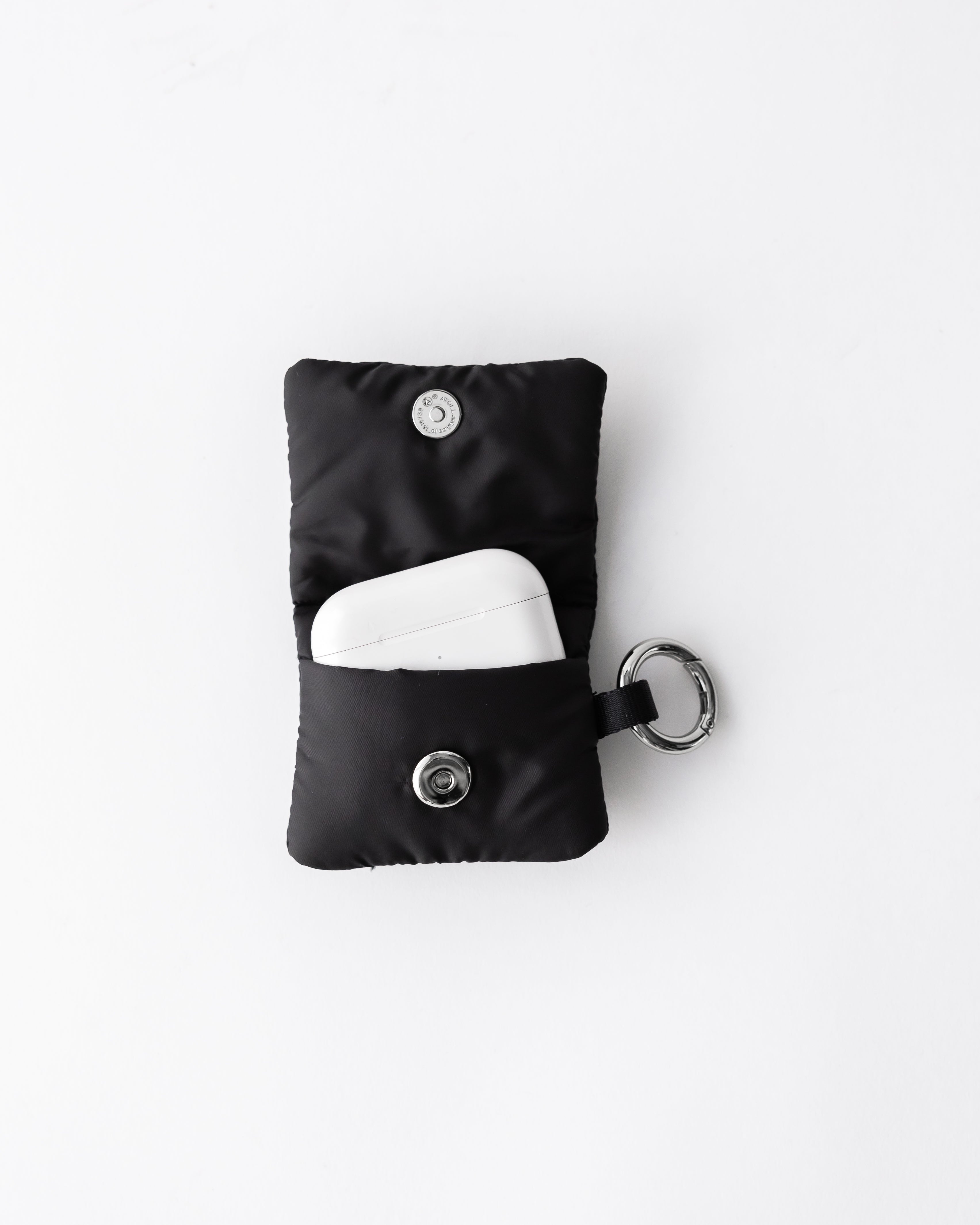 【8.7 WED 20:00- PRE ORDER】PADDED AIRPODS CASE(BLACK)