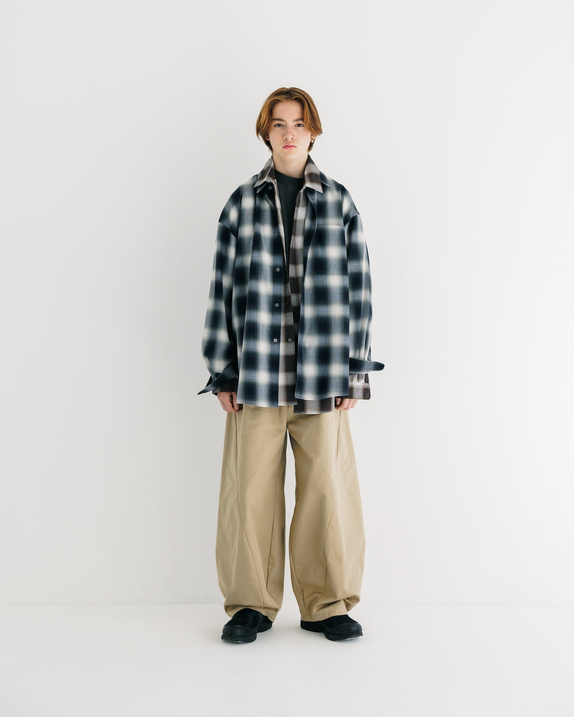 【5.17 SAT 20:00- IN STOCK】MASSIVE TWISTED PANTS (BEIGE)