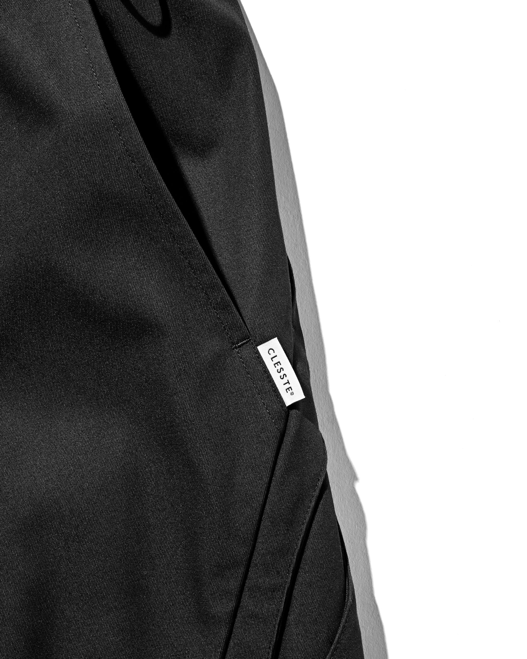 【8.23 SAT 20:00- IN STOCK】FUTURE MASSIVE TWISTED HALF PANTS (BLACK)