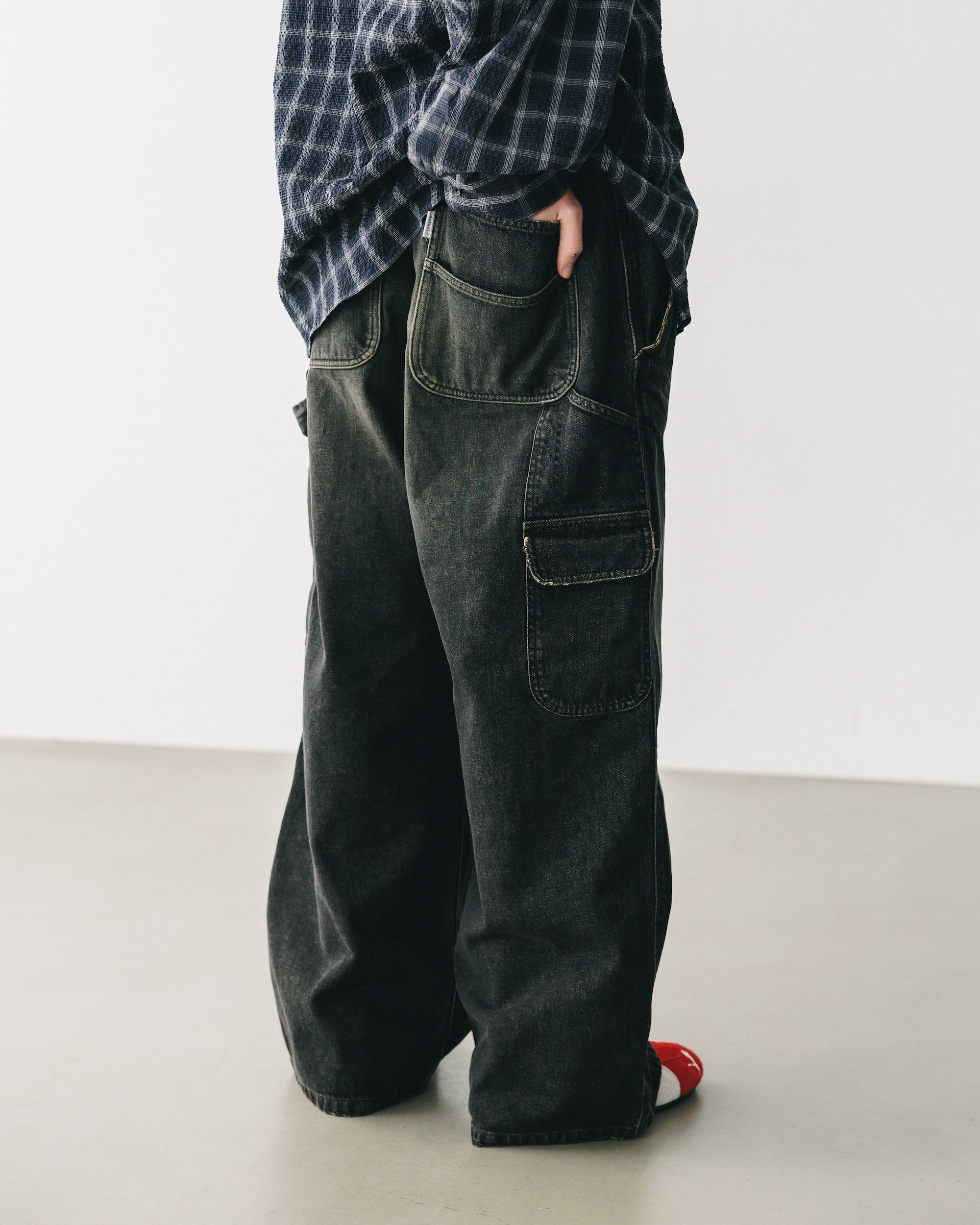 【3.8 SAT 20:00- IN STOCK】VINTAGE DYED SELVEDGE DENIM WORKER PANTS (VINTAGE BLACK)