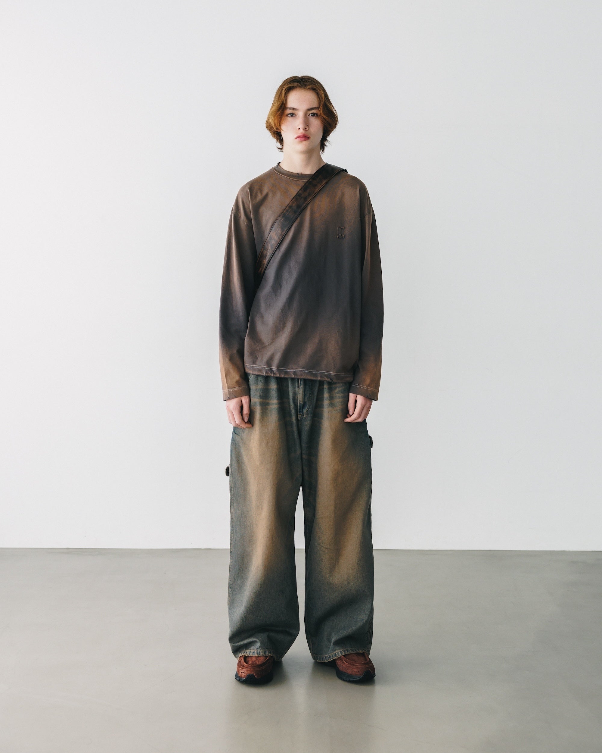 【10.1 WED 20:00- IN STOCK】"C"GRADATION DYED L/S T-SHIRT WITH DRAWSTRINGS (BROWN)