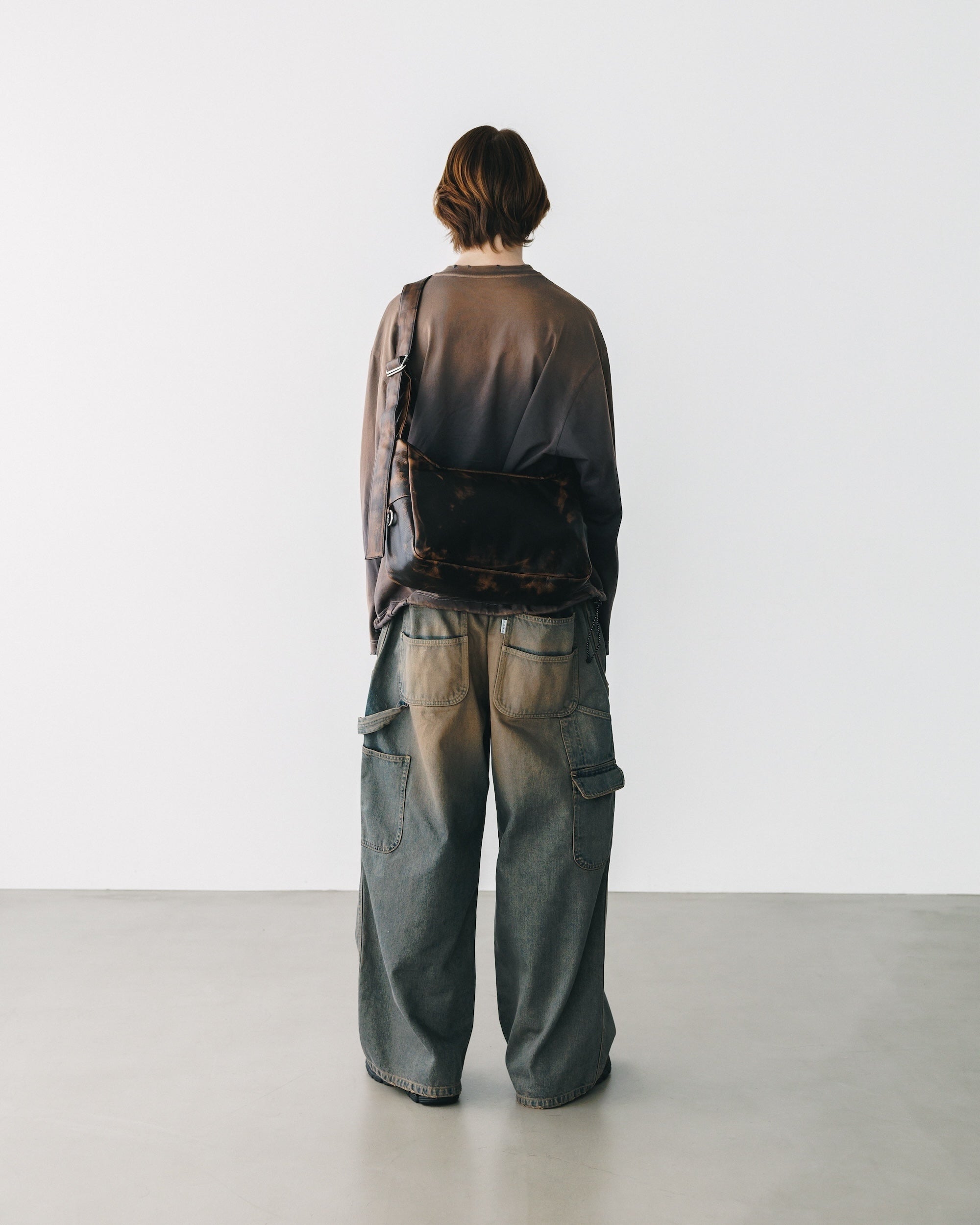 【10.1 WED 20:00- IN STOCK】"C"GRADATION DYED L/S T-SHIRT WITH DRAWSTRINGS (BROWN)