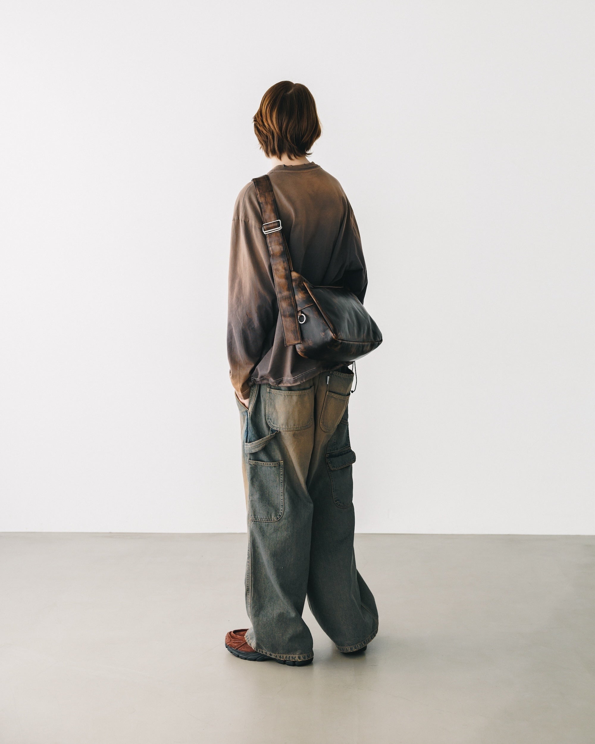 【10.1 WED 20:00- IN STOCK】"C"GRADATION DYED L/S T-SHIRT WITH DRAWSTRINGS (BROWN)