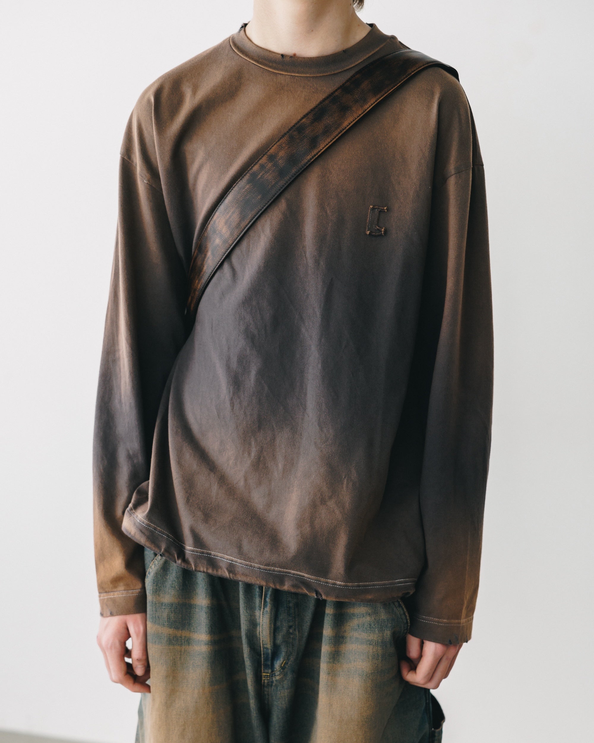 【10.1 WED 20:00- IN STOCK】"C"GRADATION DYED L/S T-SHIRT WITH DRAWSTRINGS (BROWN)