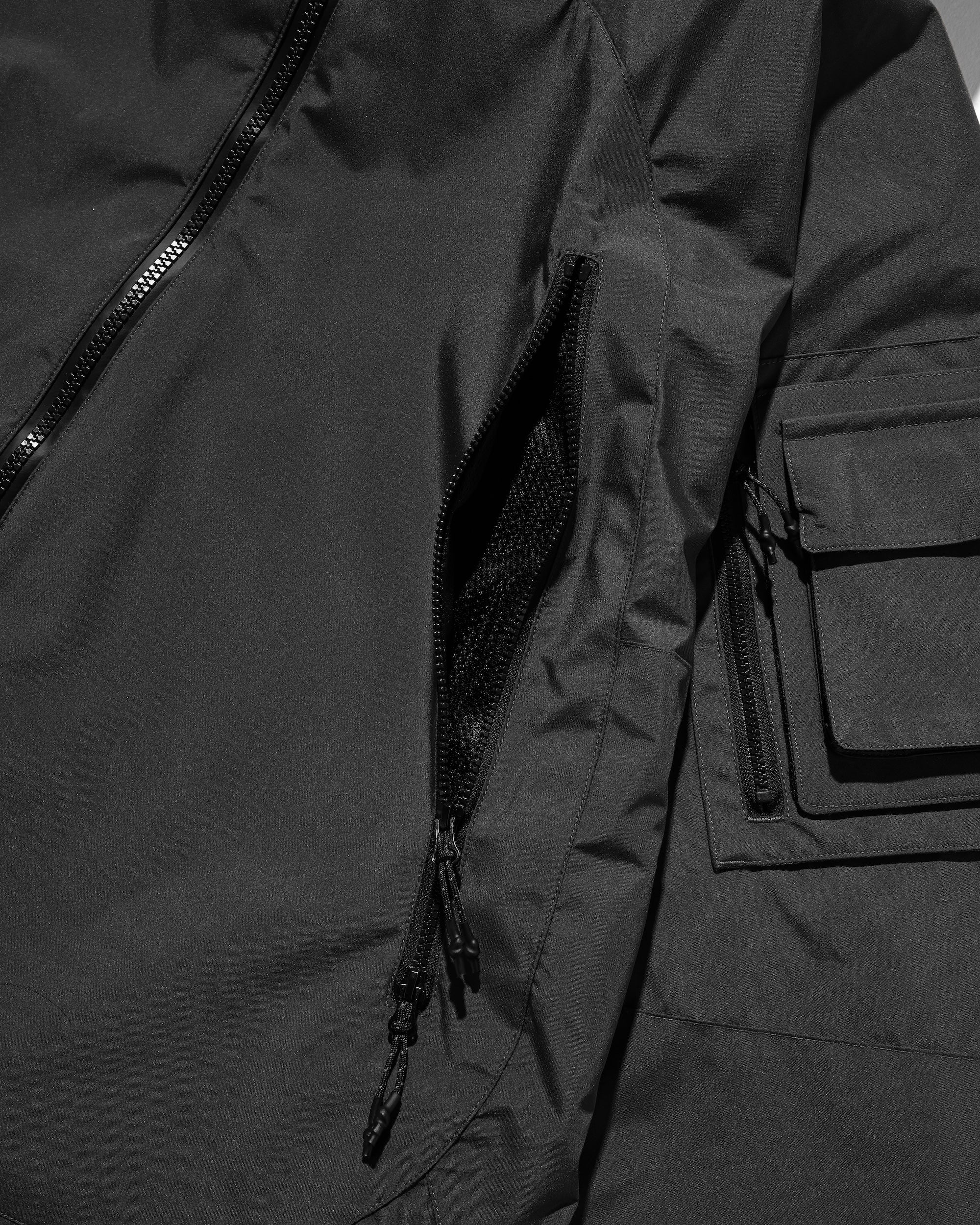 +phenix WINDSTOPPER® by GORE-TEX LABS CITY MILITARY JACKET (BLACK)