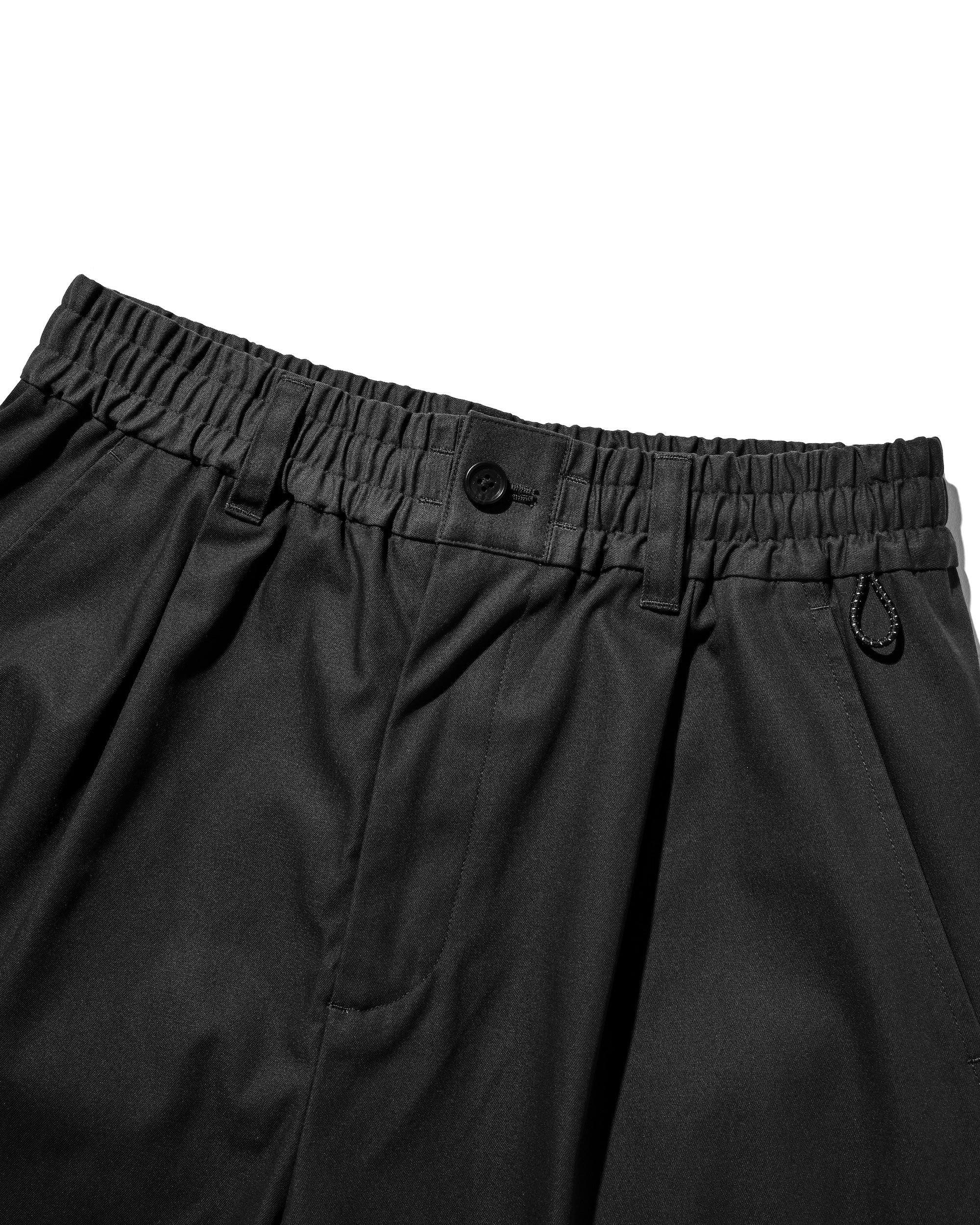 【8.23 SAT 20:00- IN STOCK】FUTURE MASSIVE TWISTED HALF PANTS (BLACK)