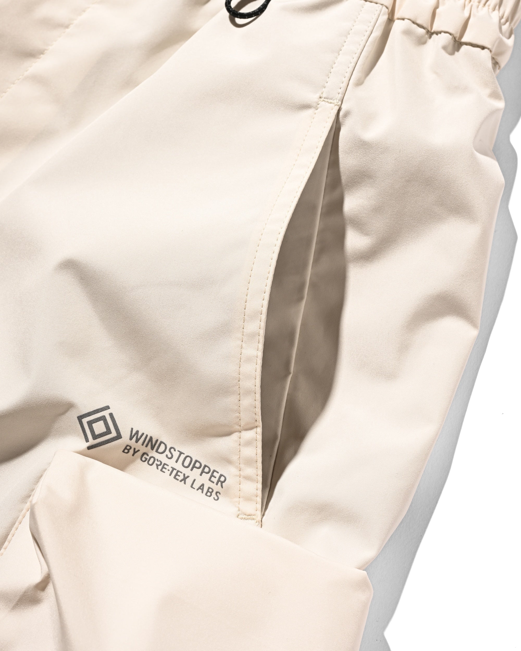 【5.6 TUE 20:00- IN STOCK】+phenix WINDSTOPPER® by GORE-TEX LABS CITY MILITARY HALF PANTS 002 (PURE IVORY)