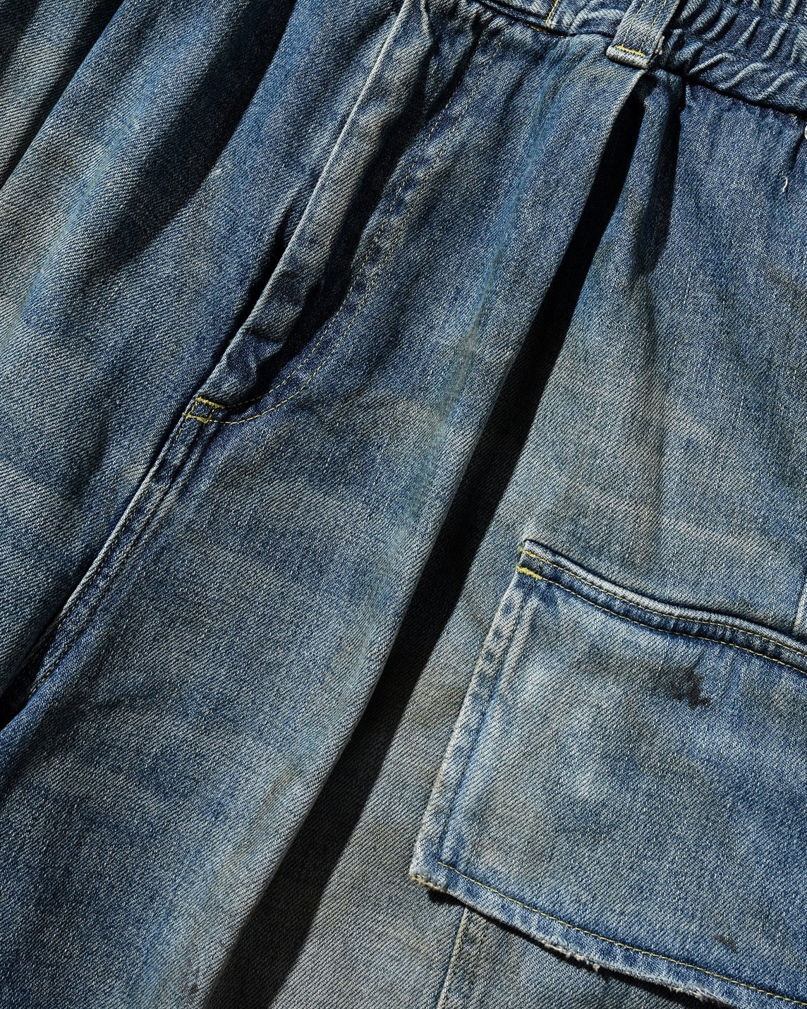 VINTAGE DYED SELVEDGE DENIM CITY MEGA POCKET BALLOON CARGO HALF PANTS (VINTAGE LIGHT INDIGO)