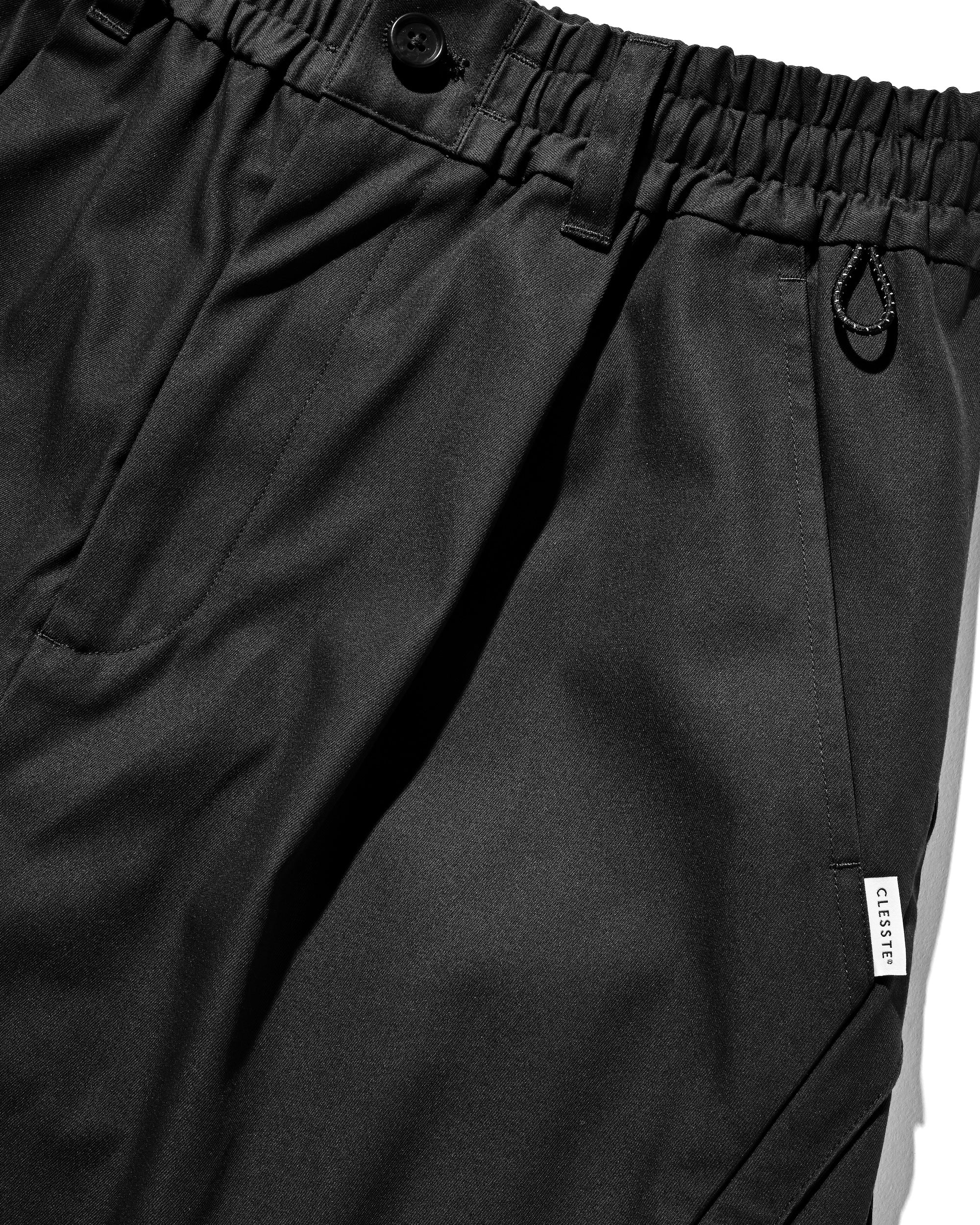 【8.23 SAT 20:00- IN STOCK】FUTURE MASSIVE TWISTED HALF PANTS (BLACK)