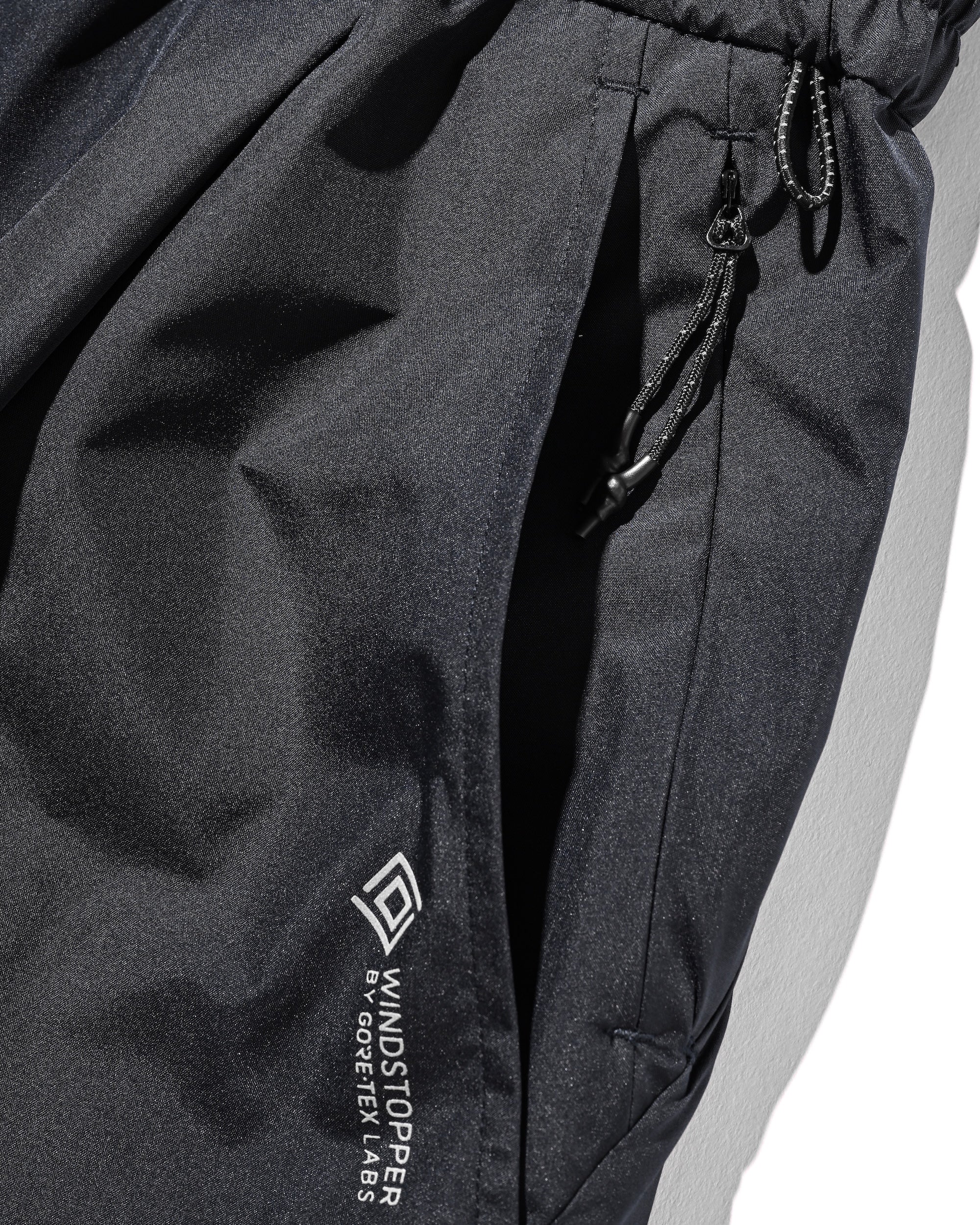 +phenix WINDSTOPPER® by GORE-TEX LABS TECH MASSIVE TWISTED HALF PANTS (NAVY)