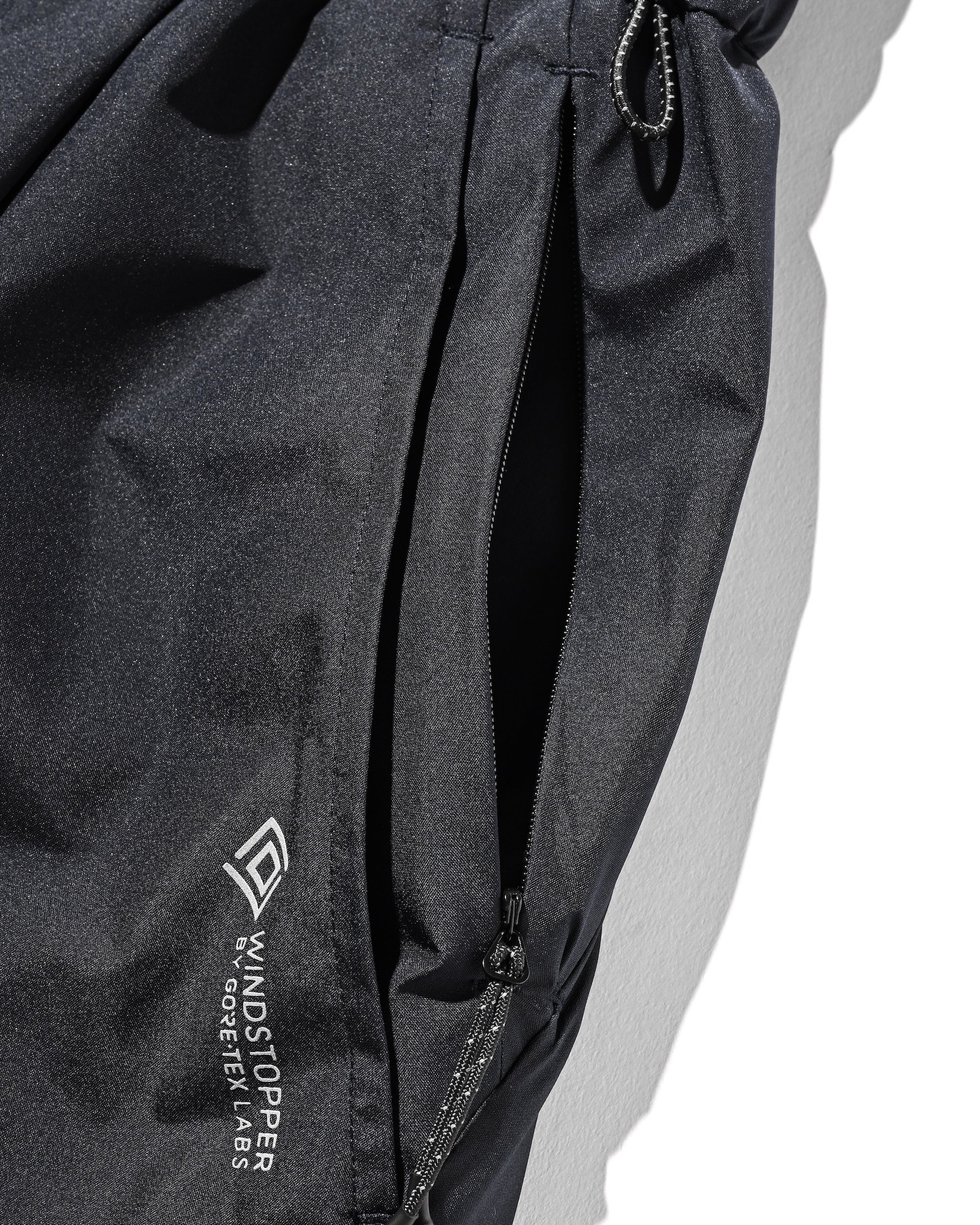 +phenix WINDSTOPPER® by GORE-TEX LABS TECH MASSIVE TWISTED HALF PANTS (NAVY)
