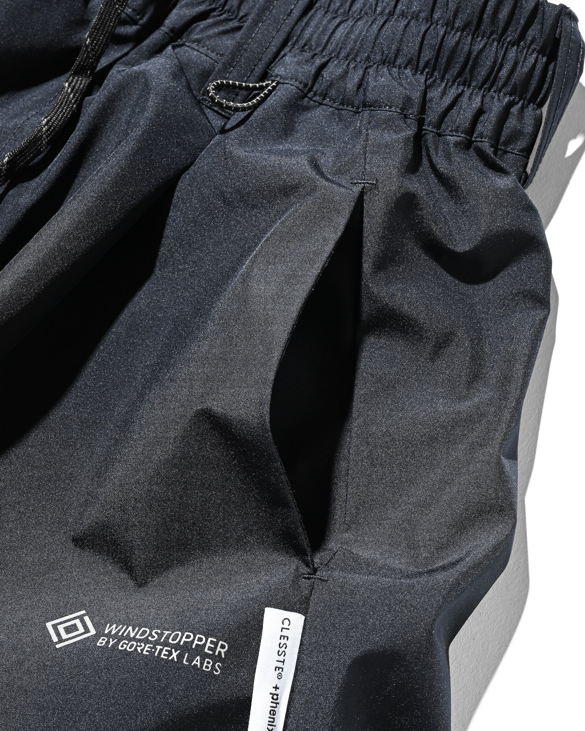 【9.10 WED 20:00- IN STOCK】+phenix WINDSTOPPER® by GORE-TEX LABS CITY BARREL LEG PANTS (NAVY)