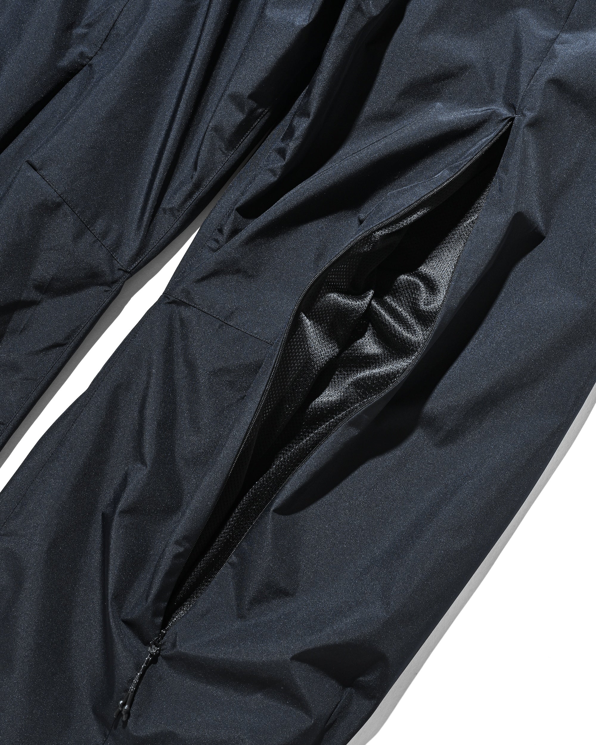 【9.10 WED 20:00- IN STOCK】+phenix WINDSTOPPER® by GORE-TEX LABS CITY BARREL LEG PANTS (NAVY)