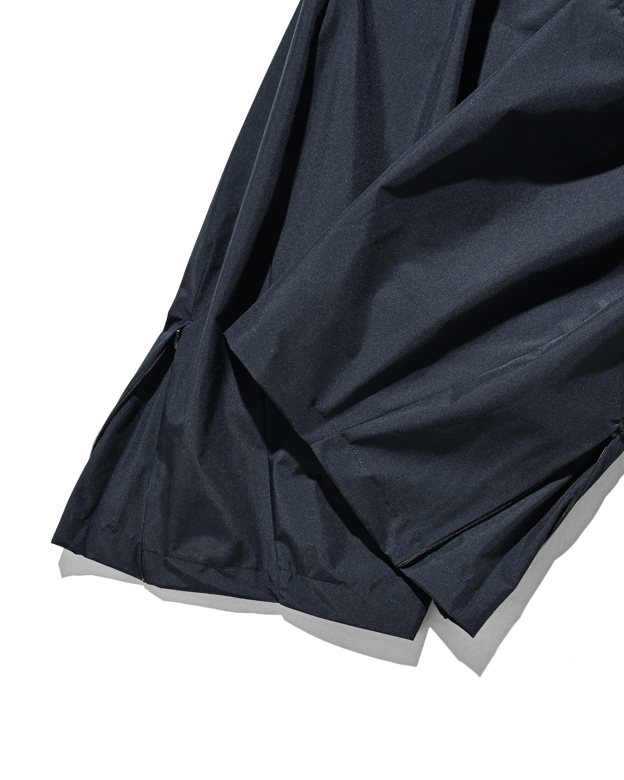 【9.10 WED 20:00- IN STOCK】+phenix WINDSTOPPER® by GORE-TEX LABS CITY BARREL LEG PANTS (NAVY)