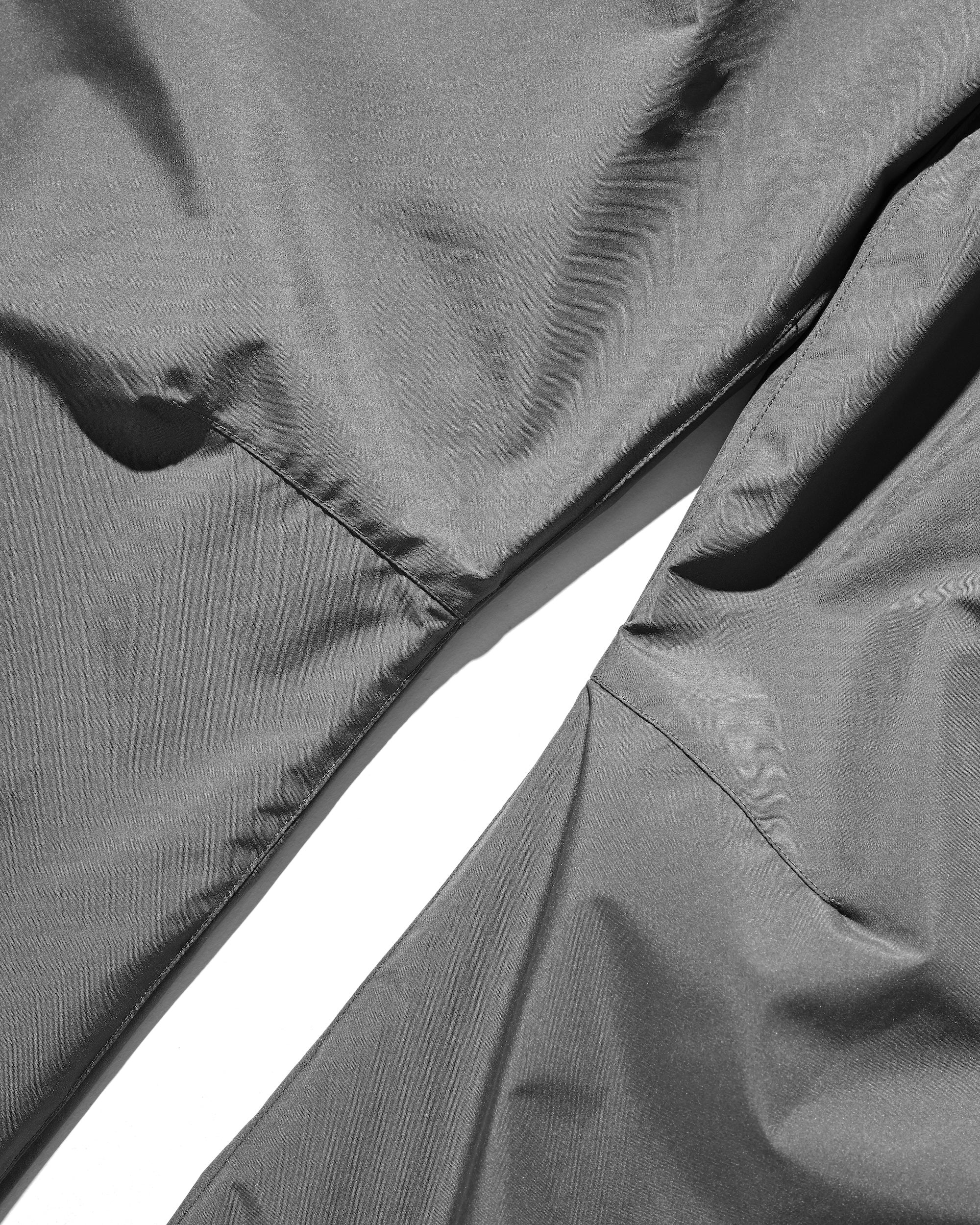 【9.10 WED 20:00- IN STOCK】+phenix WINDSTOPPER® by GORE-TEX LABS CITY BARREL LEG PANTS (GRAPHAITE GRAY)