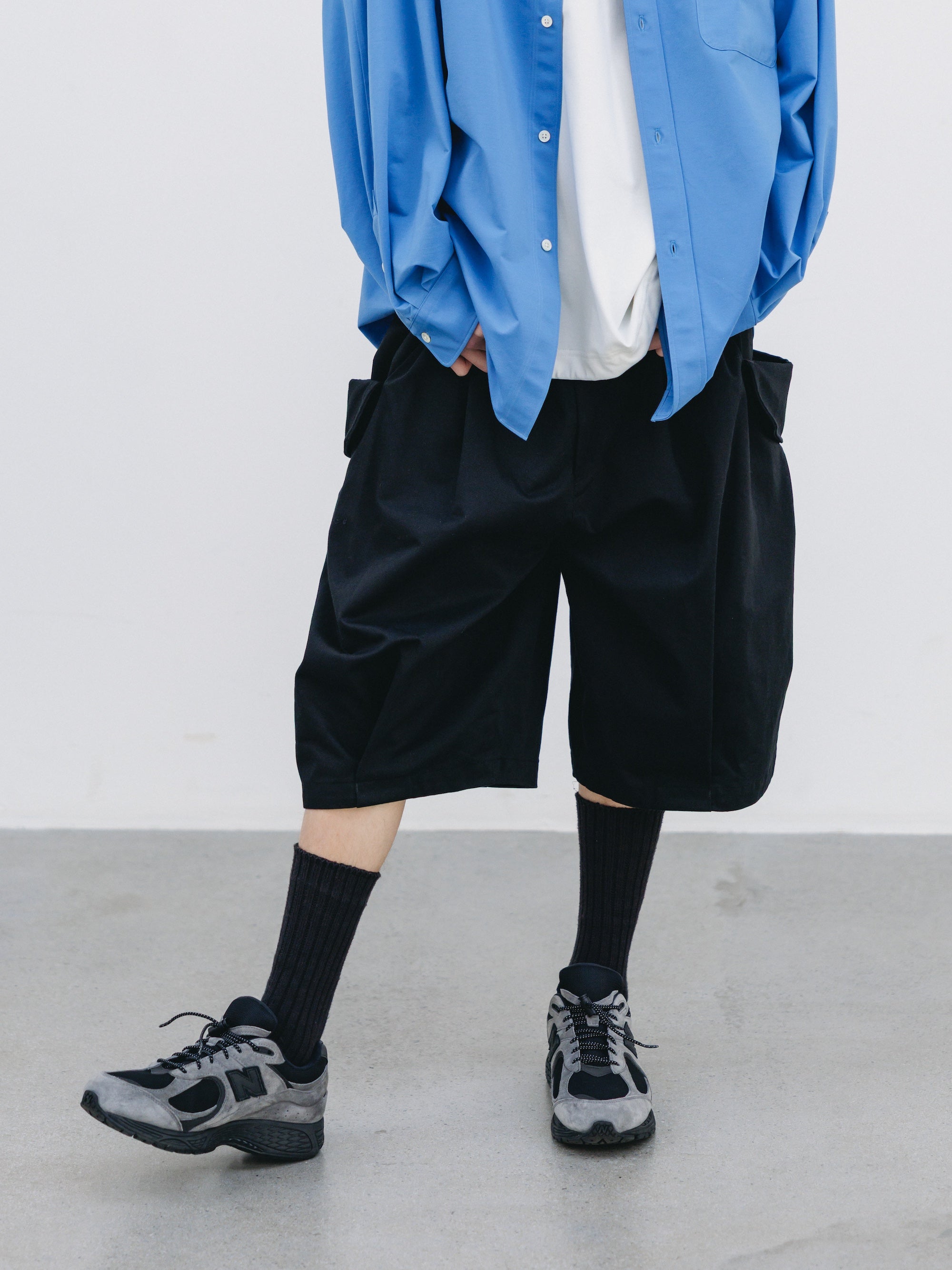 FLAP WIDE BALLOON HALF PANTS (BLACK)