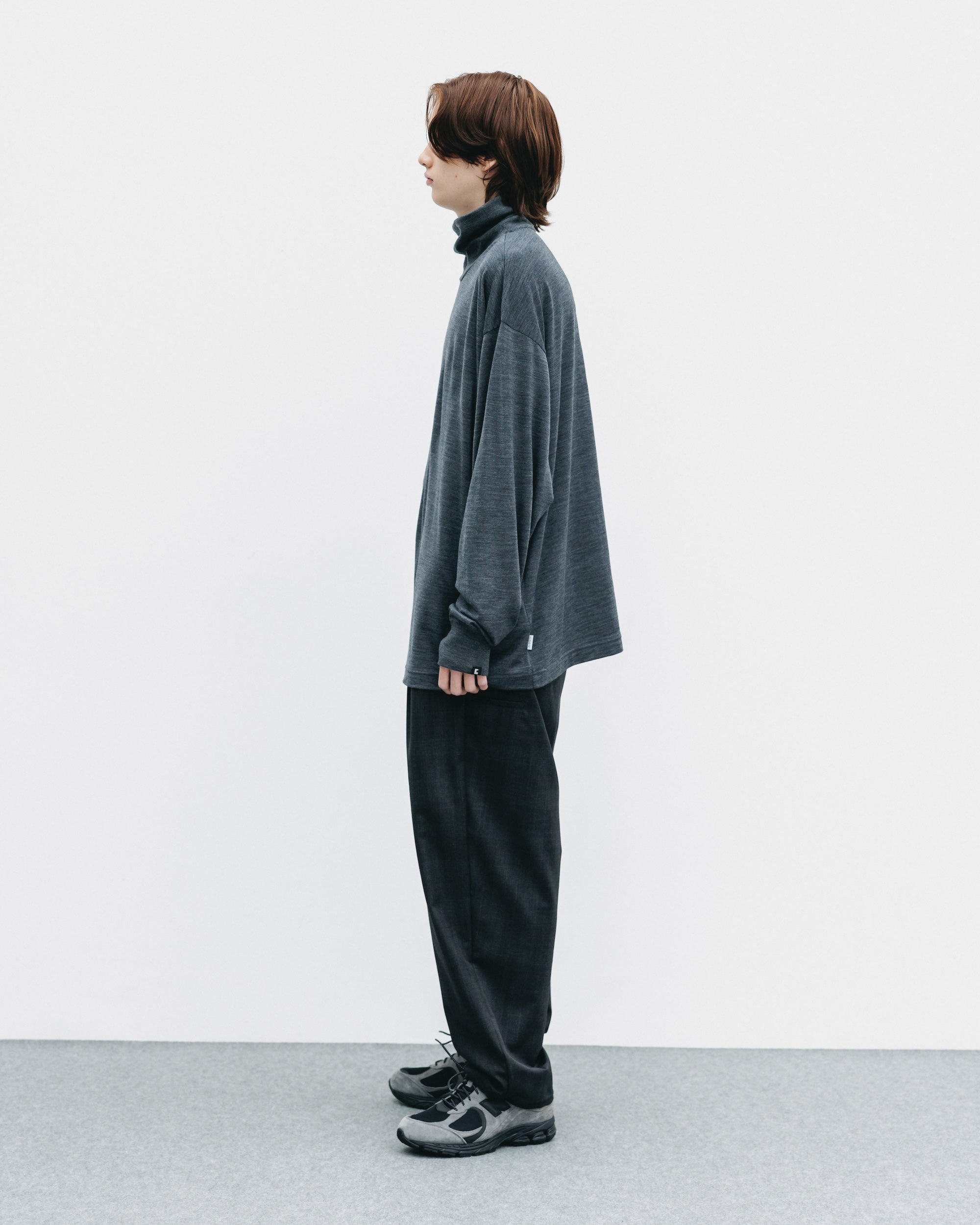 【11.12 WED 20:00- IN STOCK】WOOL L/S TURTLE NECK T-SHIRT (CHARCOAL)