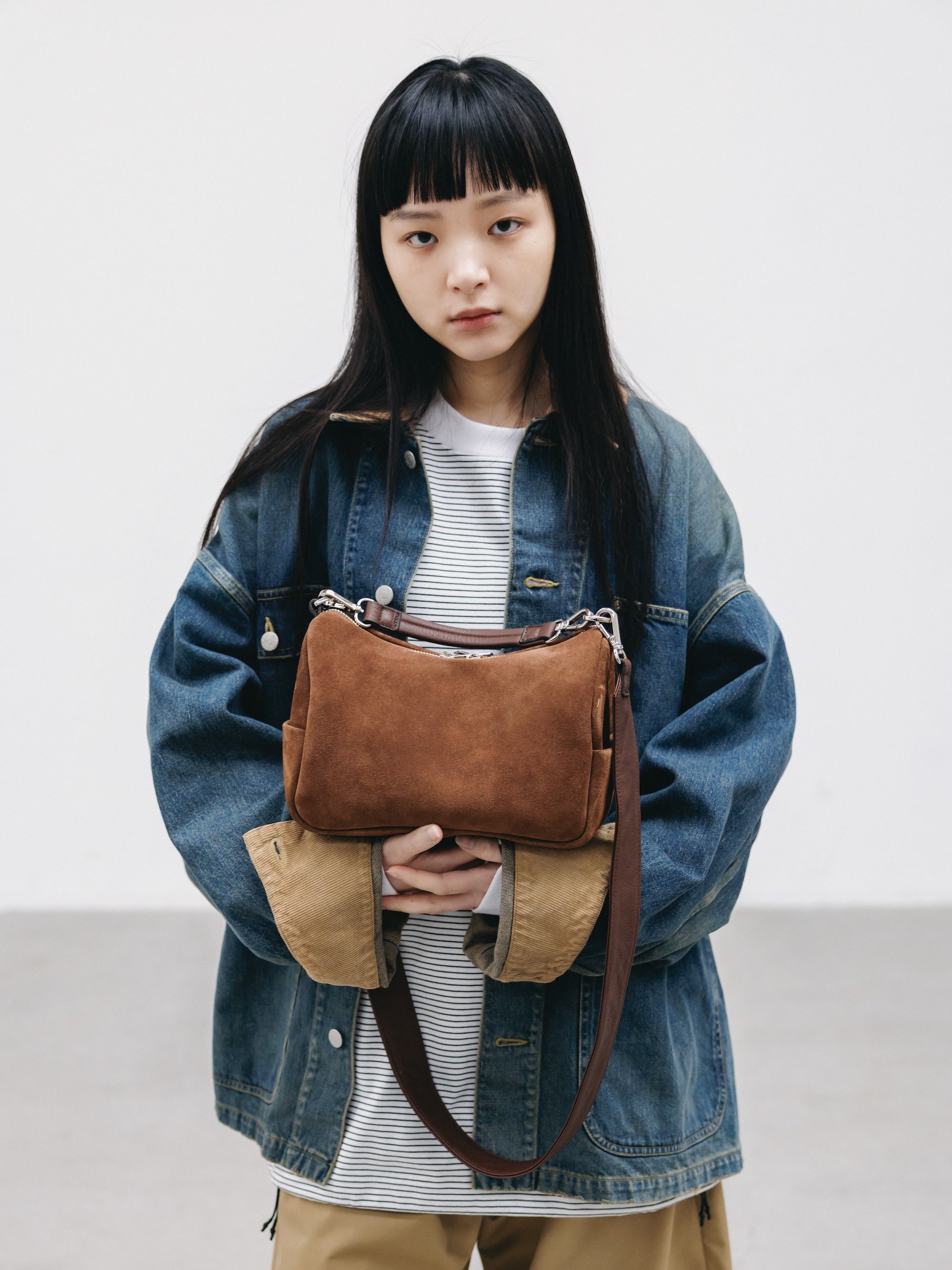 SUEDE DAYOFF BAG MINI (BROWN)