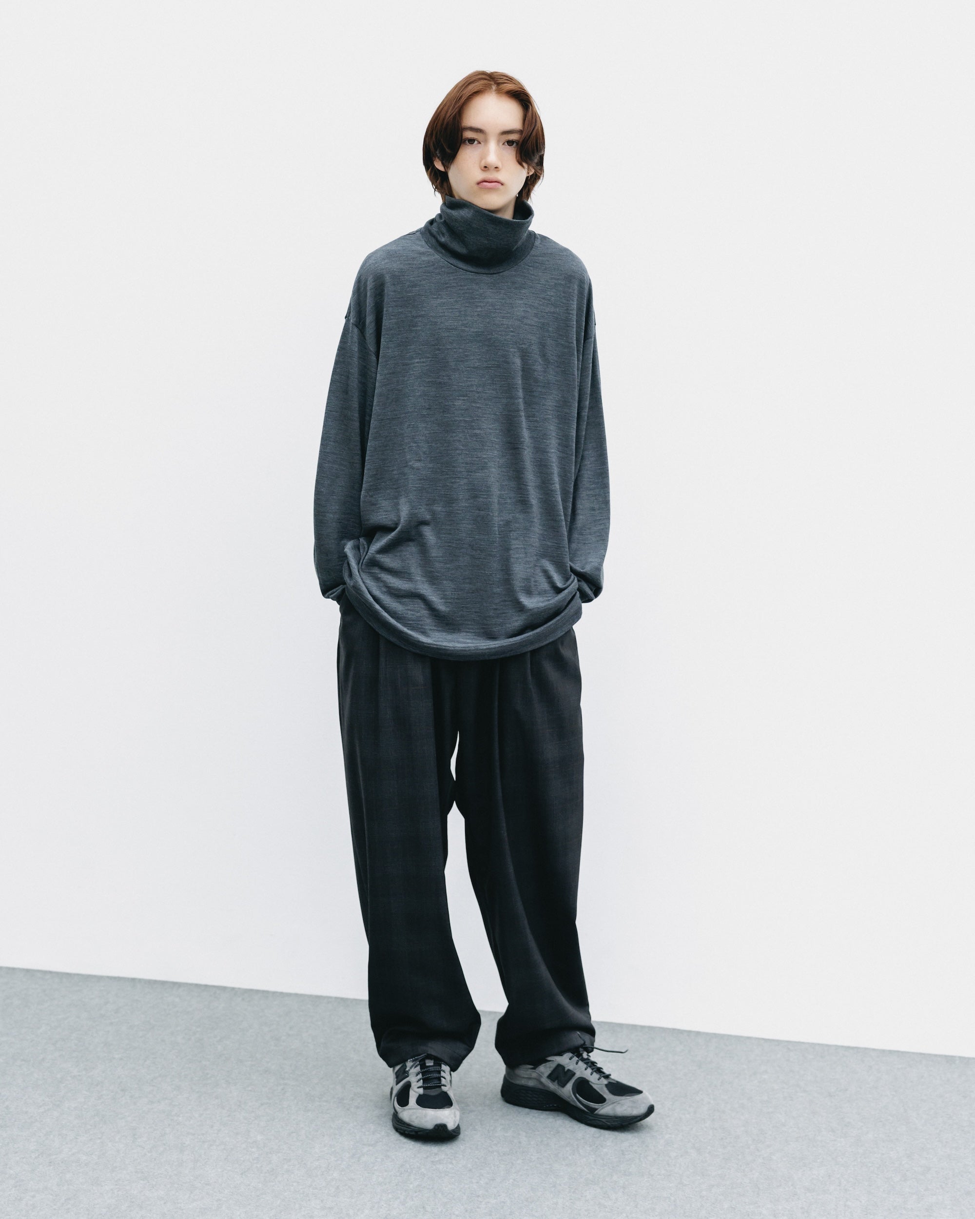 【11.12 WED 20:00- IN STOCK】WOOL L/S TURTLE NECK T-SHIRT (CHARCOAL)