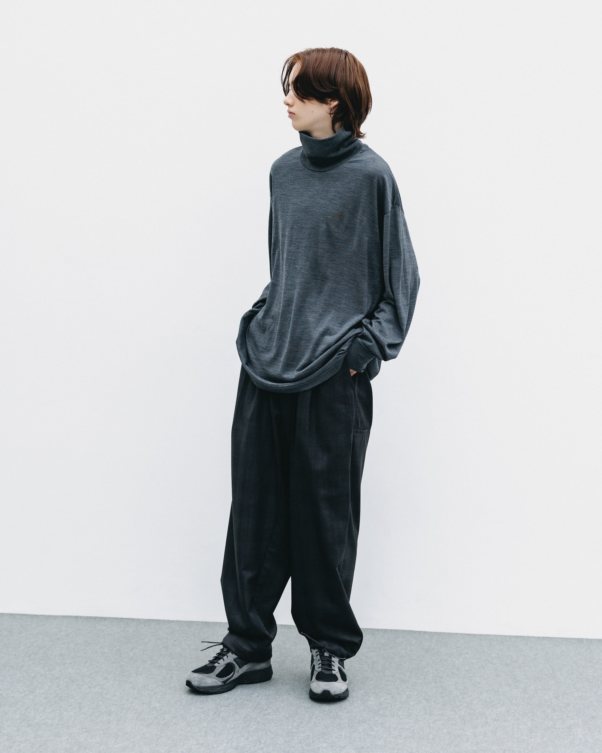 【11.12 WED 20:00- IN STOCK】WOOL L/S TURTLE NECK T-SHIRT (CHARCOAL)