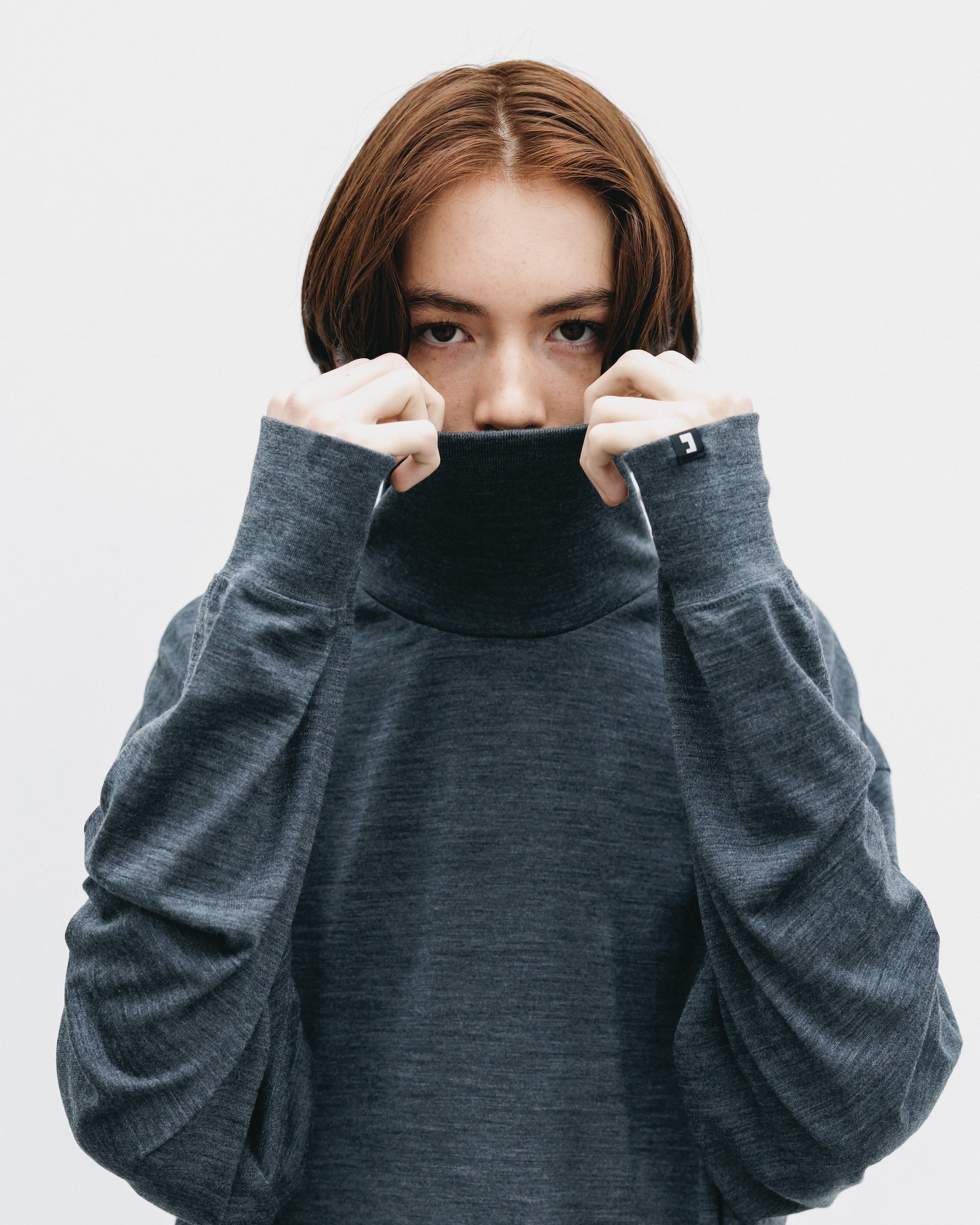 【11.12 WED 20:00- IN STOCK】WOOL L/S TURTLE NECK T-SHIRT (CHARCOAL)