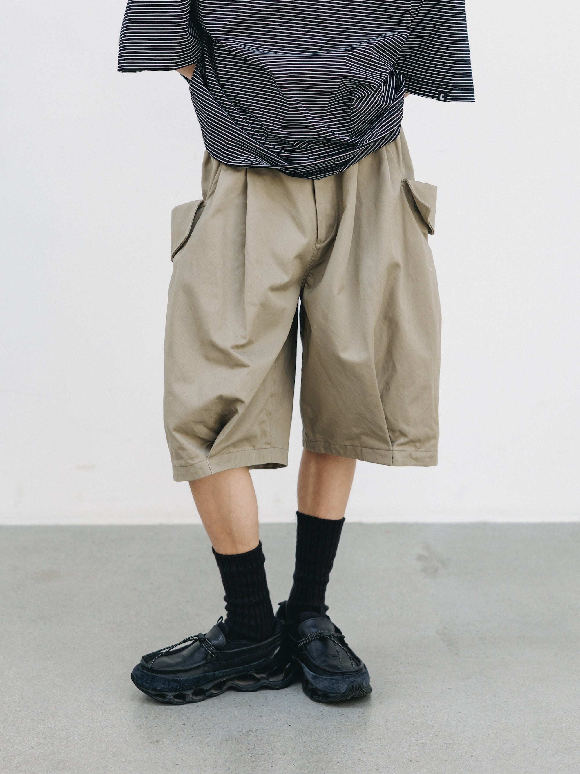 【3.14 SAT 20:00- IN STOCK】FLAP WIDE BALLOON HALF PANTS (GREIGE)