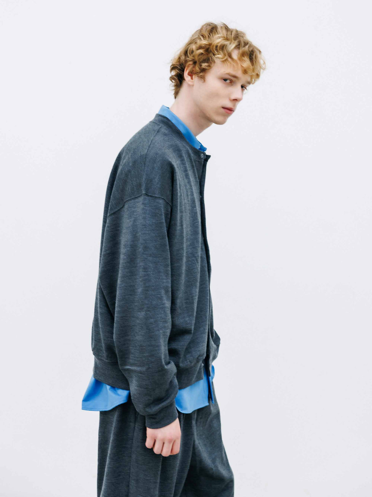 【10.14 WED 20:00- IN STOCK】 WOOL SWEAT CREW NECK CARDIGAN (GRAY)
