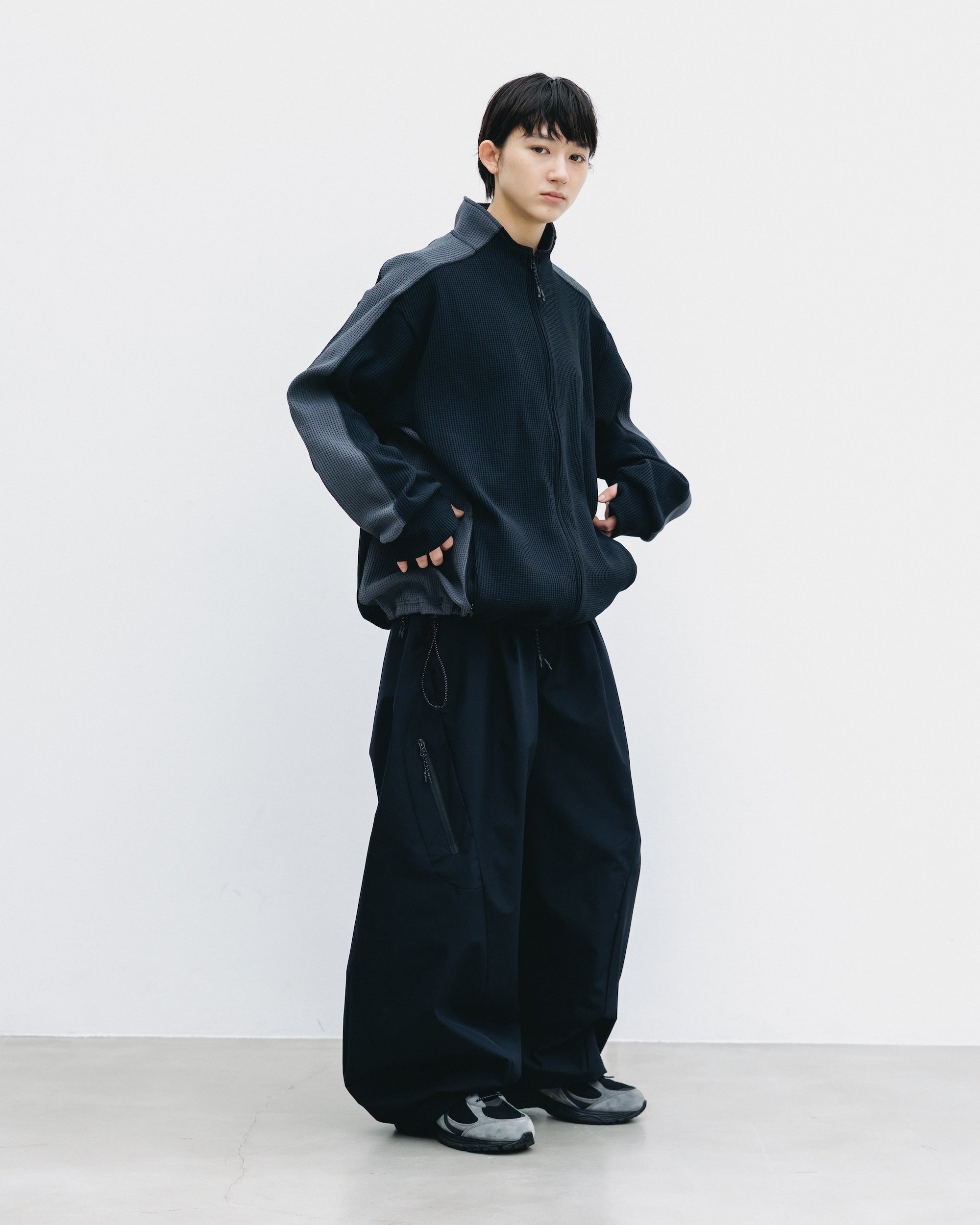 CITY LIGHT THERMAL ZIP UP (BLACK×GRAY)