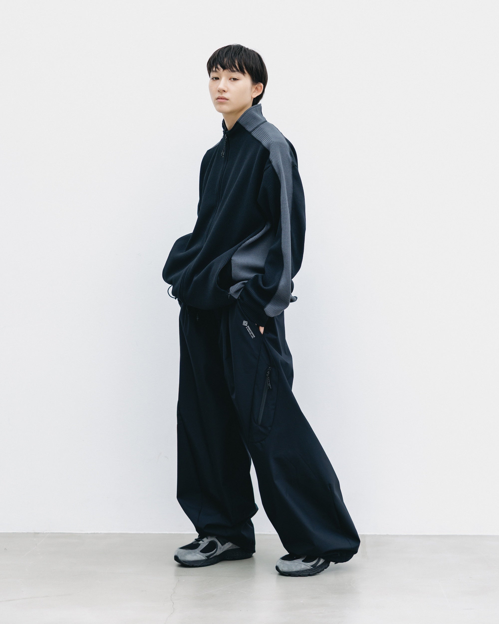 CITY LIGHT THERMAL ZIP UP (BLACK×GRAY)