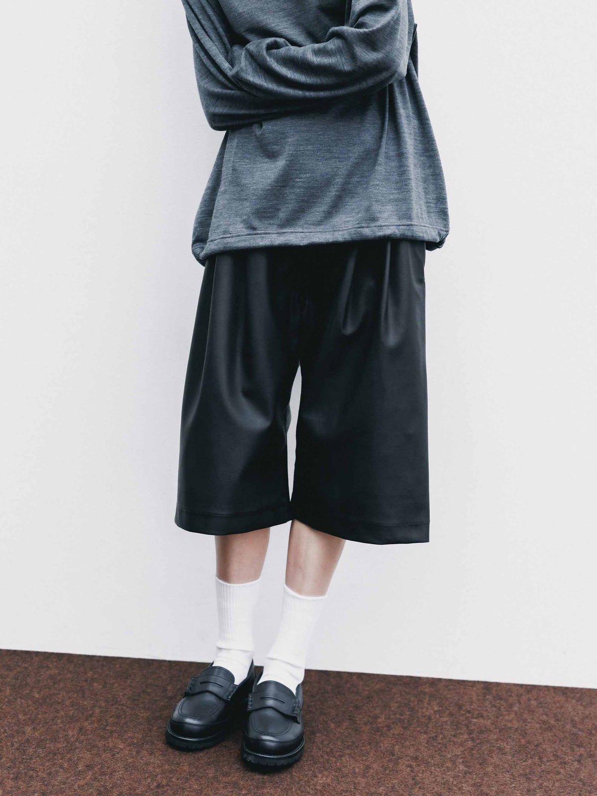 【9.16 WED 20:00- IN STOCK】SYNTHETIC SKIN-TEX CITY BAGGY HALF PANTS (BLACK)