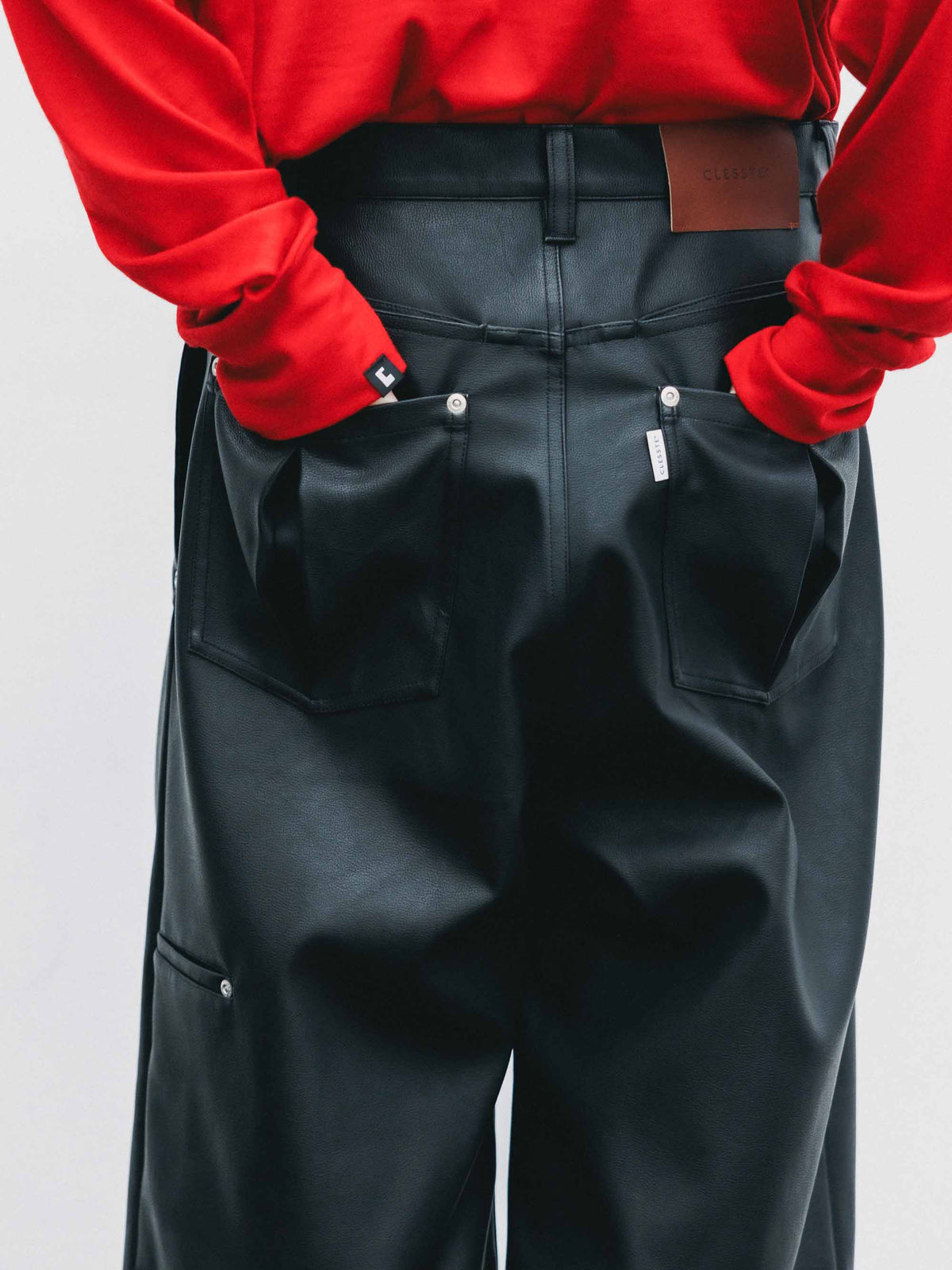 【9.16 WED 20:00- IN STOCK】SYNTHETIC SKIN-TEX CITY BAGGY HALF PANTS (BLACK)