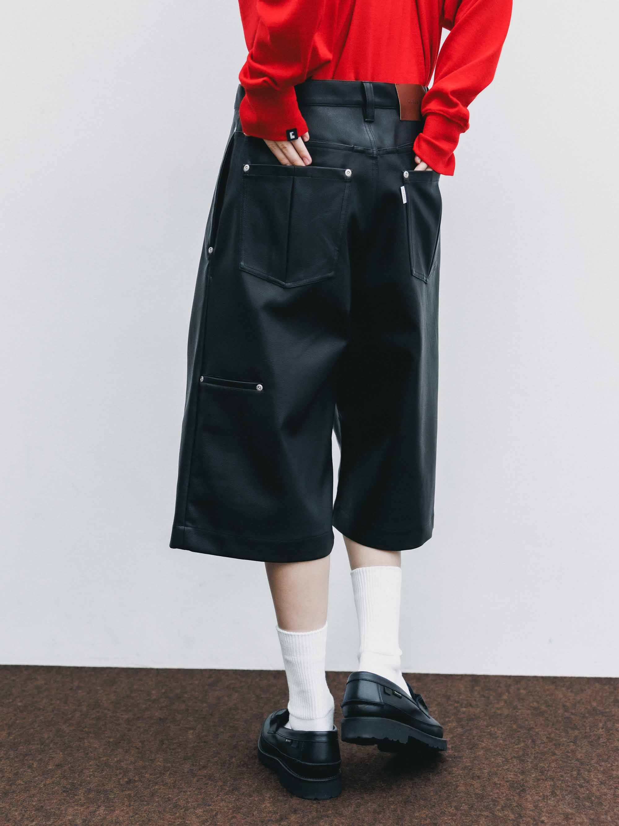 9.16 WED 20:00- IN STOCK】SYNTHETIC SKIN-TEX CITY BAGGY HALF PANTS (BL