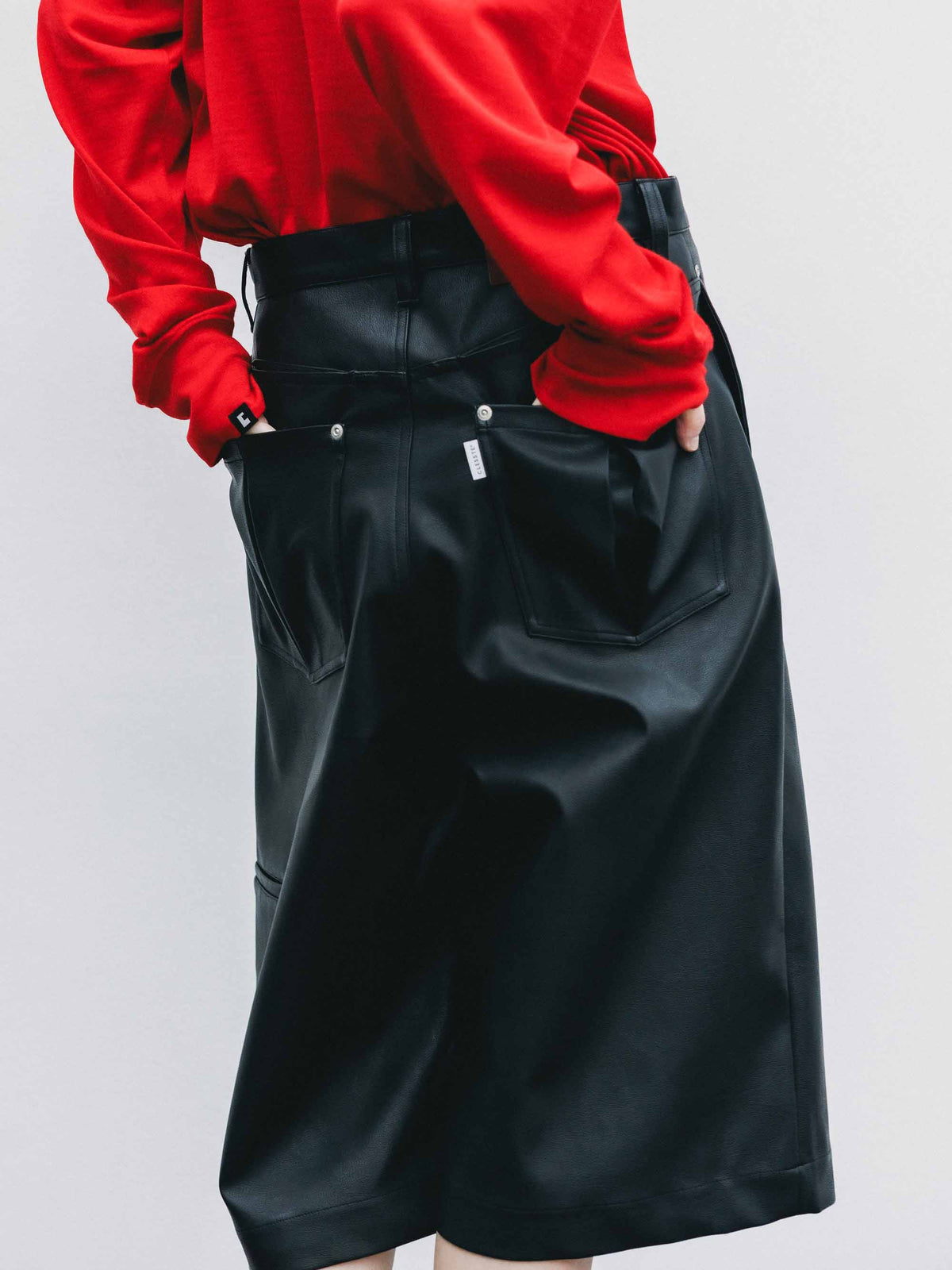 【9.16 WED 20:00- IN STOCK】SYNTHETIC SKIN-TEX CITY BAGGY HALF PANTS (BLACK)