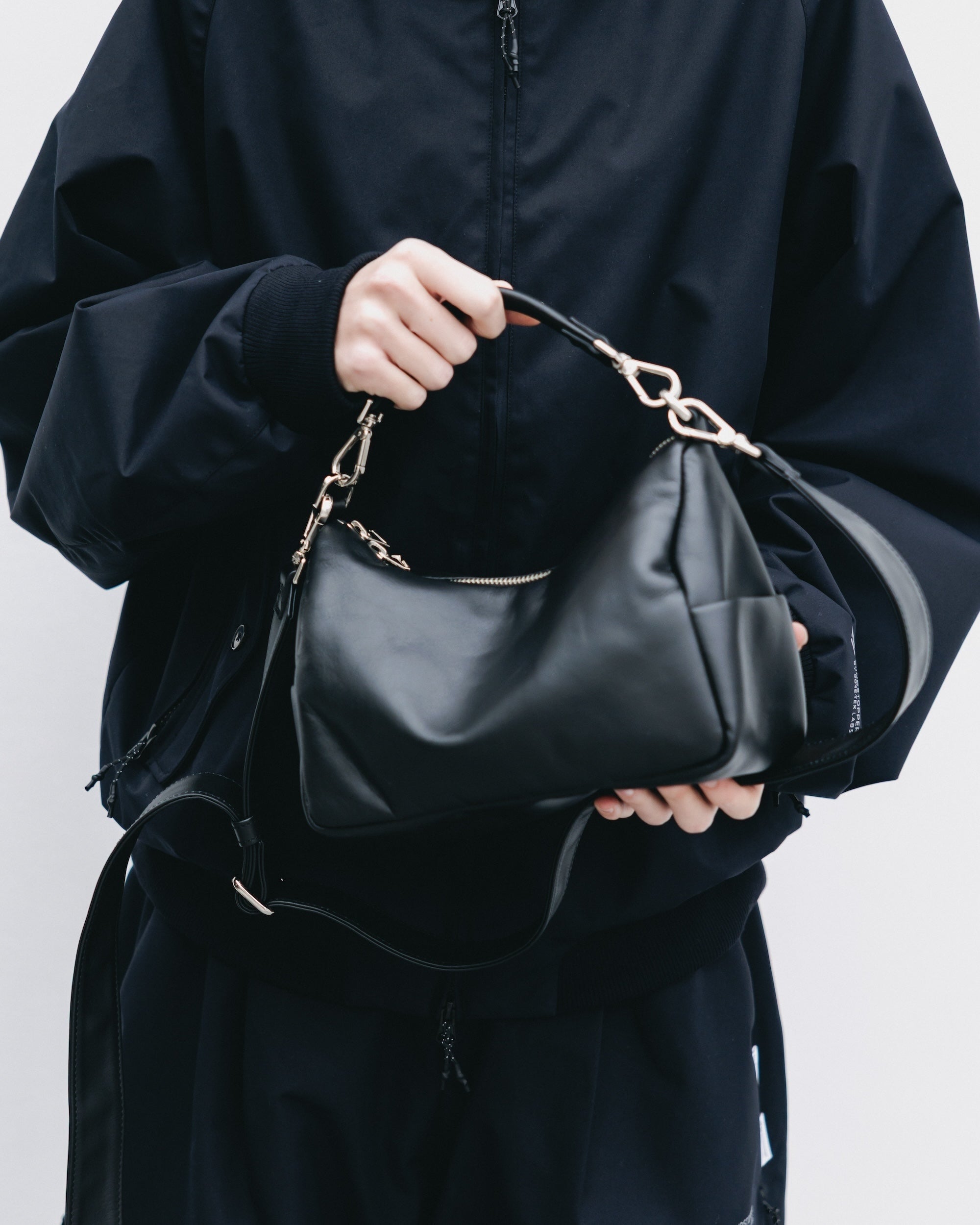 【11.12 WED 20:00- IN STOCK】LEATHER DAYOFF BAG MINI