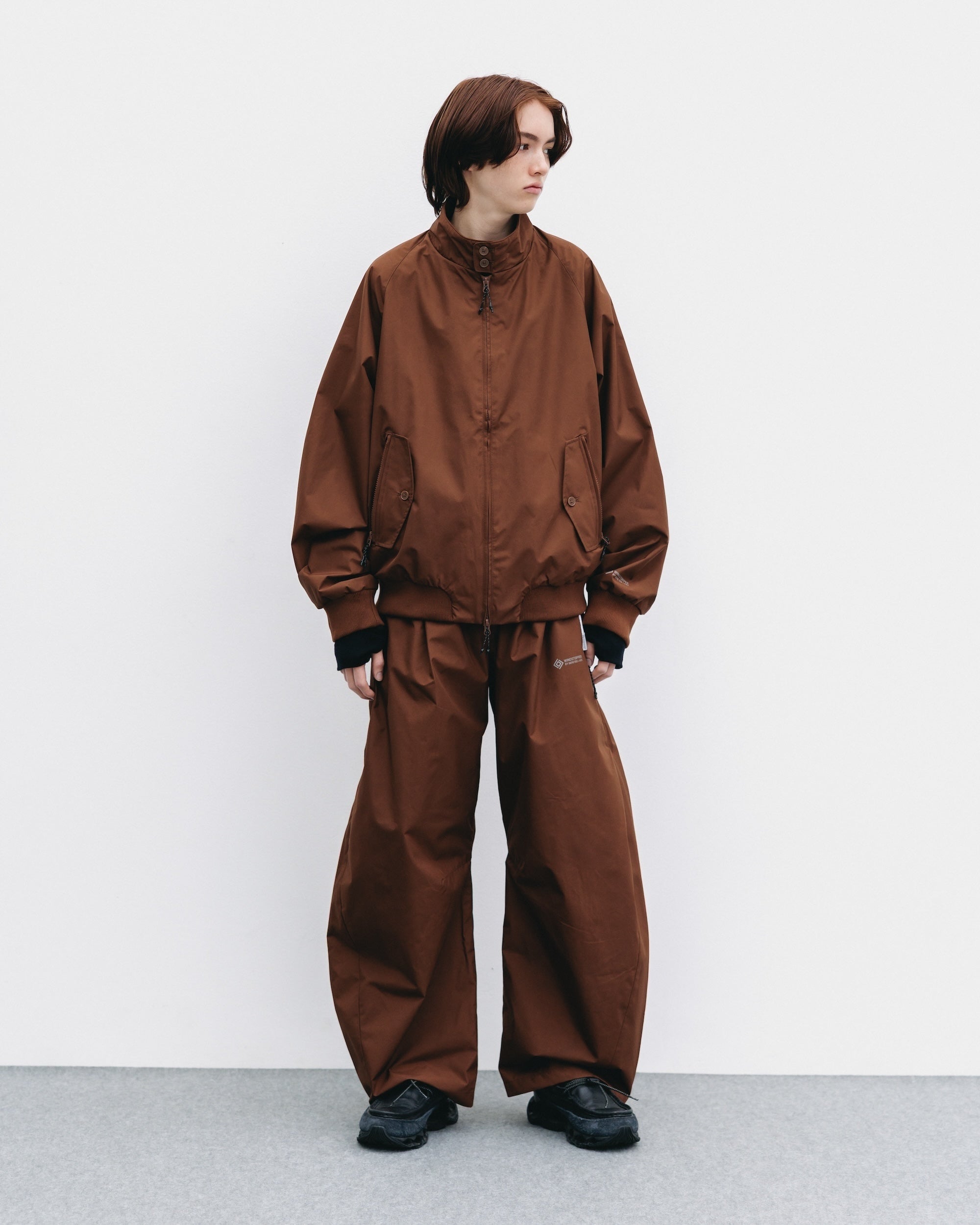 【10.29 WED 20:00- IN STOCK】+phenix WINDSTOPPER® by GORE-TEX LABS CITY BARREL LEG PANTS (CHOCOLATE BROWN)