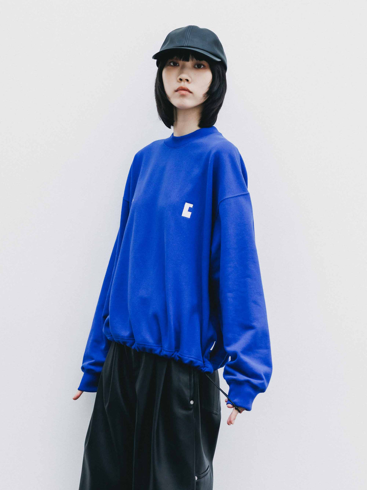 【9.23 WED 20:00- IN STOCK】"C×CONCEPT" SWEATSHIRT WITH DRAWSTRINGS (BLUE)